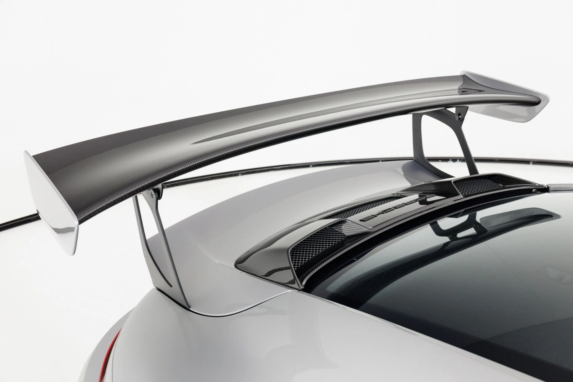 mph076_1755270275_Used_2018_Porsche_911_GT_2_RS_1791916169_a85e3422cd
