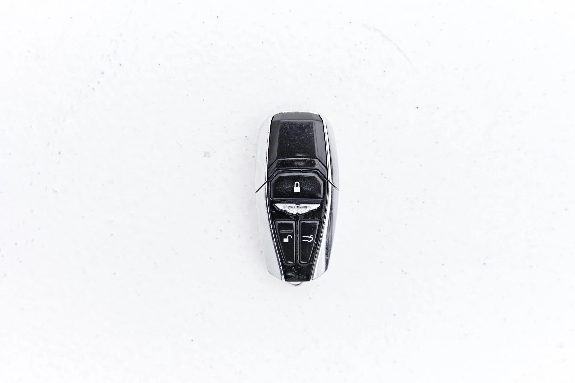 mph076_1788268438_Used_2019_Aston_Martin_DBS_Superleggera_1791337552_4492043362