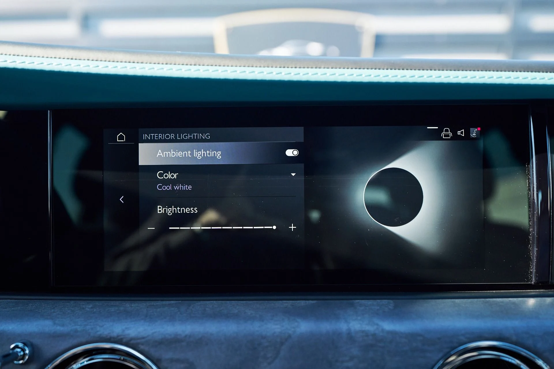 mph076_1915725926_Used_2025_Rolls_Royce_Ghost_Base_1765592309_5a00277108