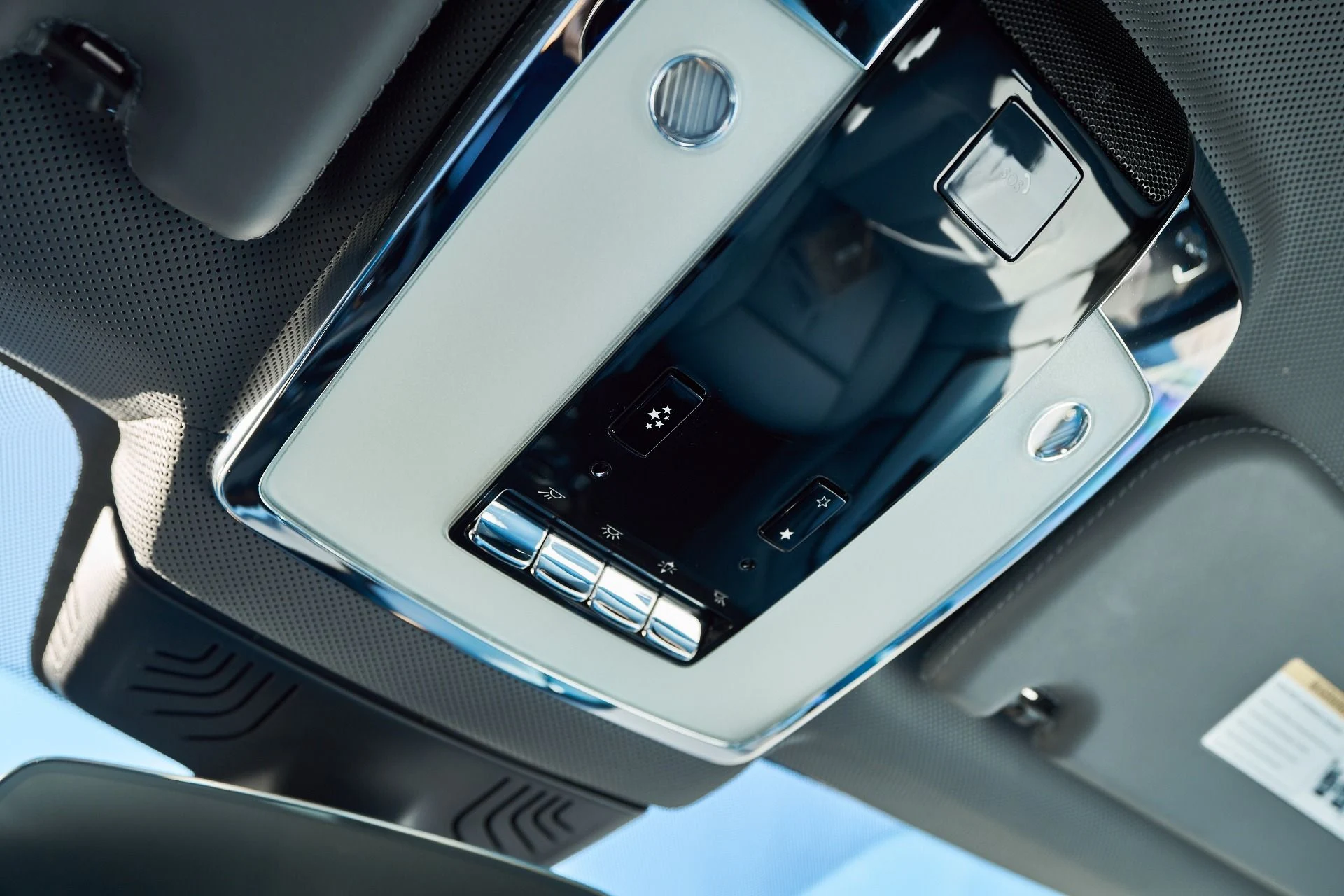 mph076_1938282636_Used_2022_Rolls_Royce_Cullinan_Black_Badge_1765411168_3515defc31