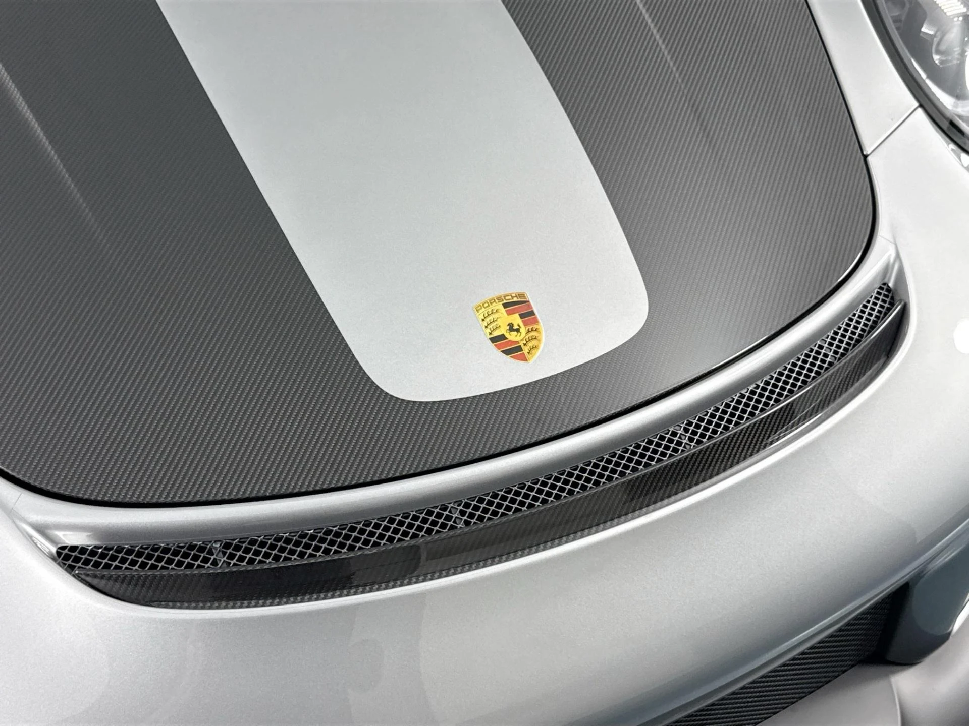 mph076_1958751281_Used_2018_Porsche_911_GT_2_RS_1784763017_5bda05cd4c