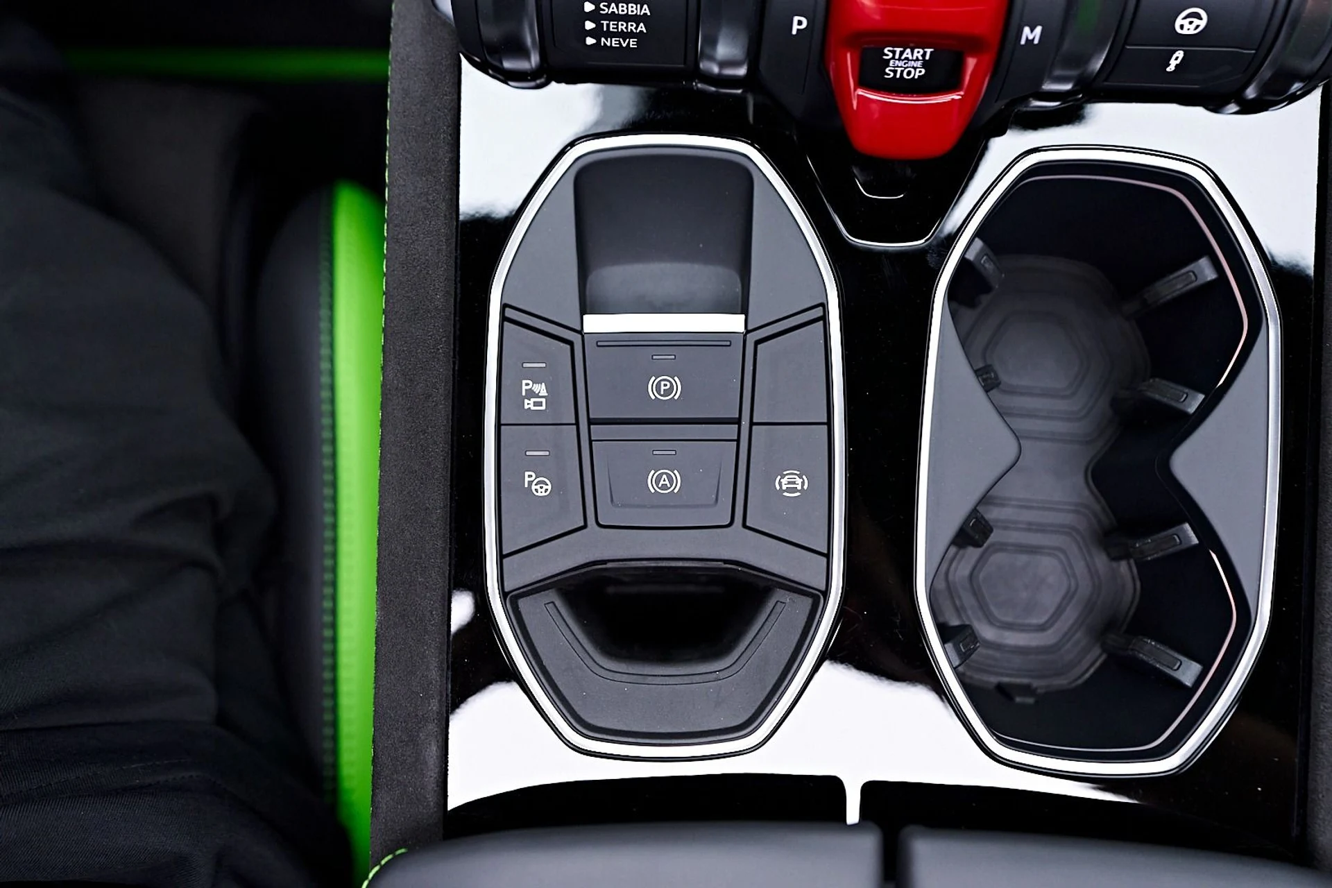 mph076_2062508059_Used_2024_Lamborghini_Urus_S_1744682462_fa0578d501