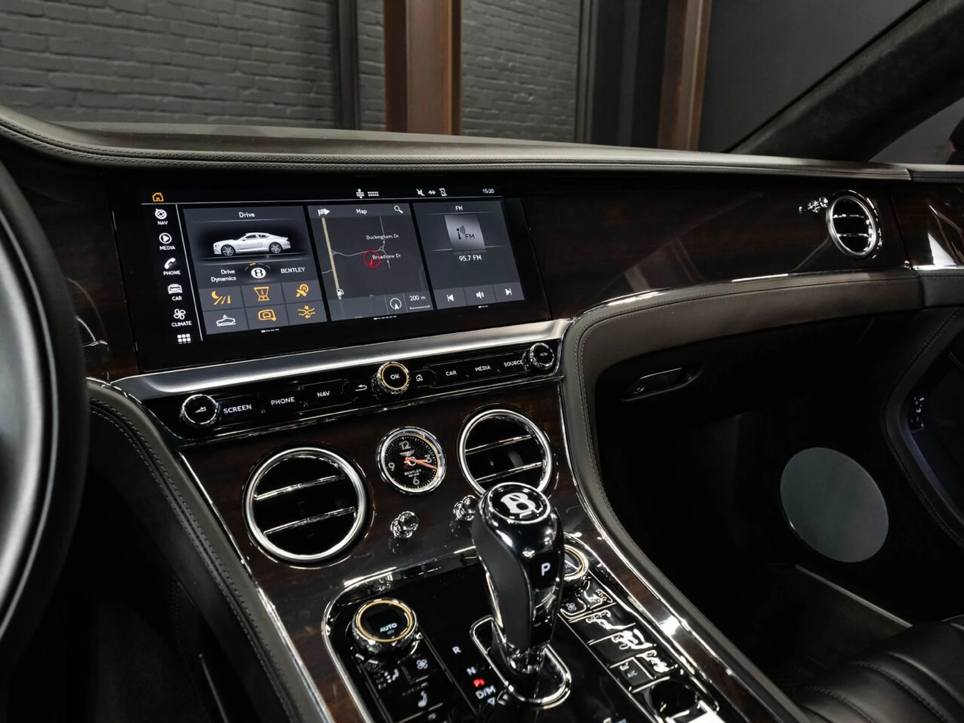 mph076_2103411355_bentley_continental_2022_7a8e238e41