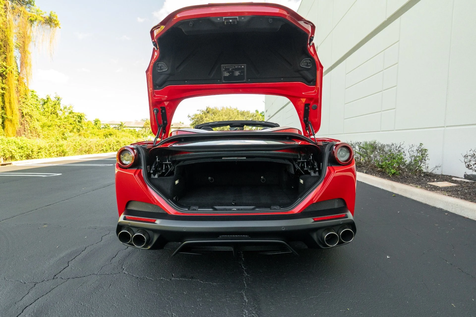 mph076_2130571087_Used_2020_Ferrari_Portofino_1760457229_168f737eb4