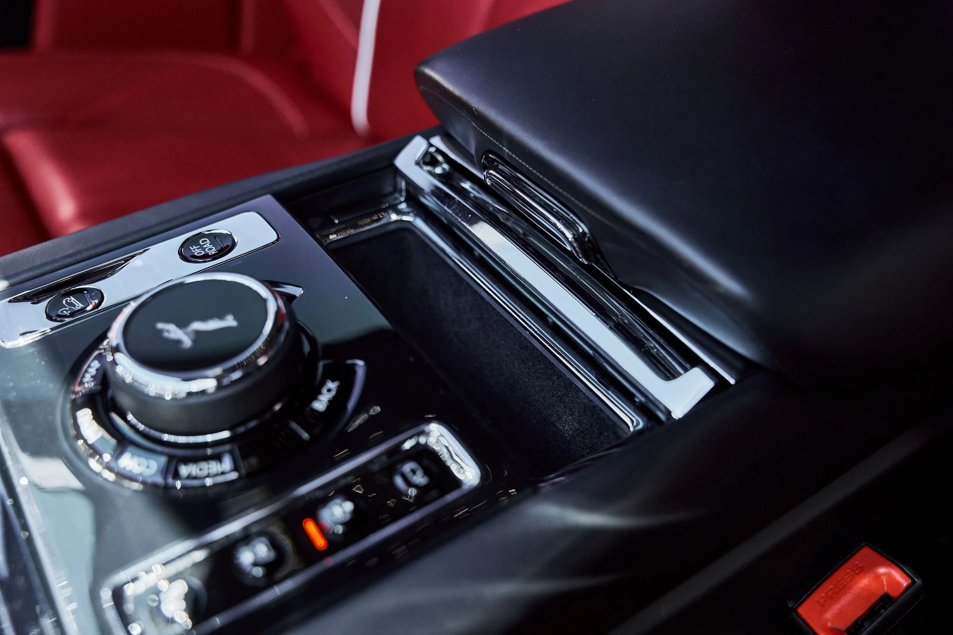 mph076_2233352634_Used_2024_Rolls_Royce_Cullinan_Black_Badge_1775871079_35af6bf4d3