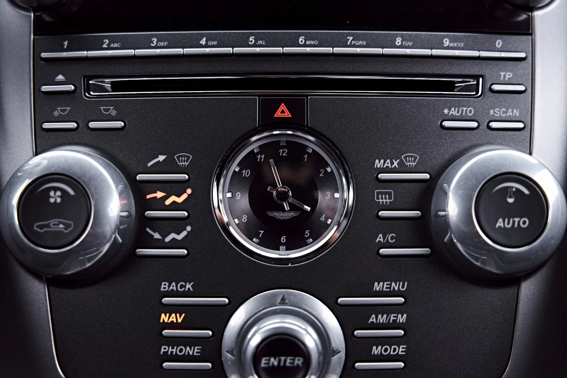 mph076_2262920349_Used_2014_Aston_Martin_DB_9_Base_1780969126_a16bbede35