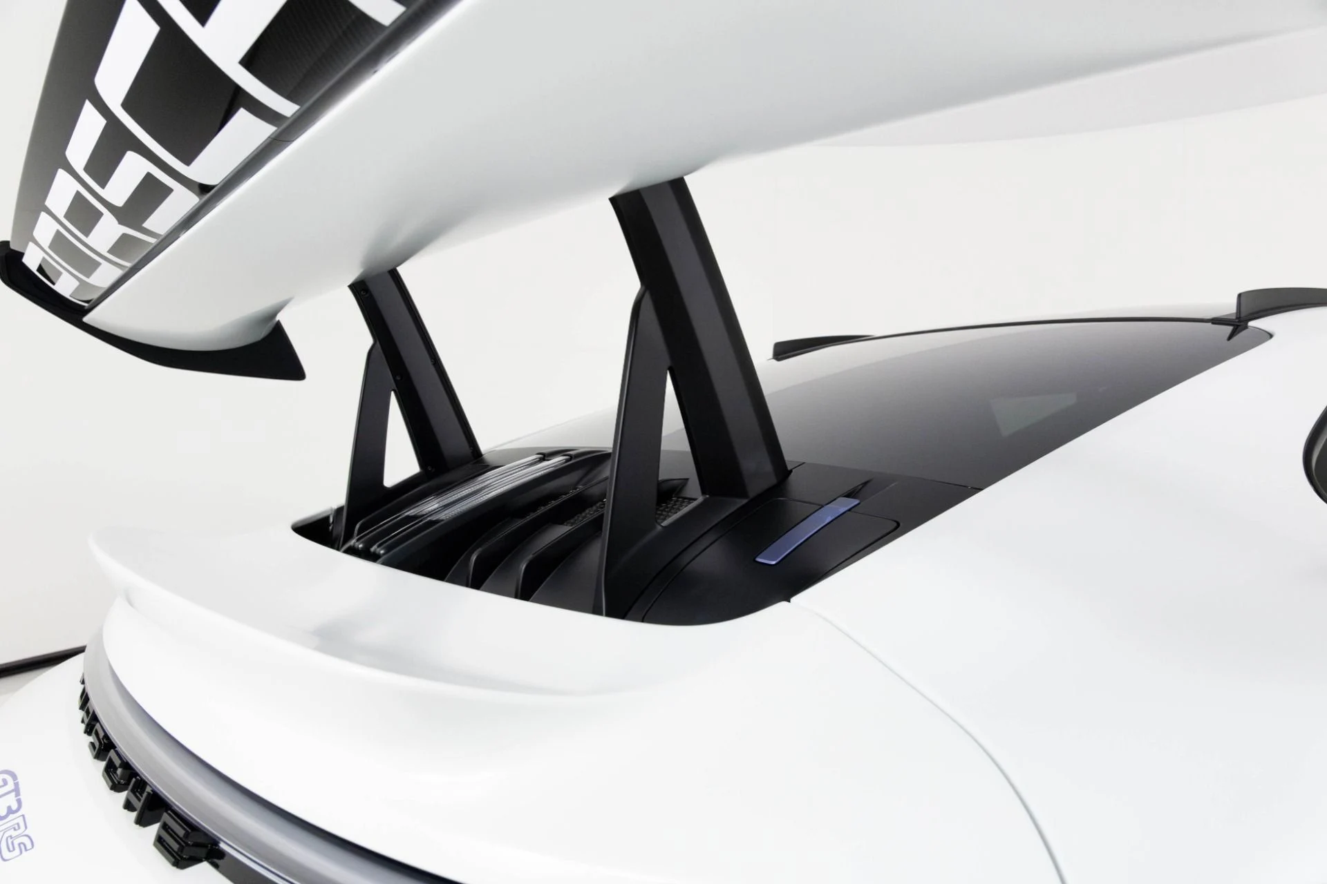 mph076_2271254447_Used_2024_Porsche_911_GT_3_RS_1763426514_1470899fff