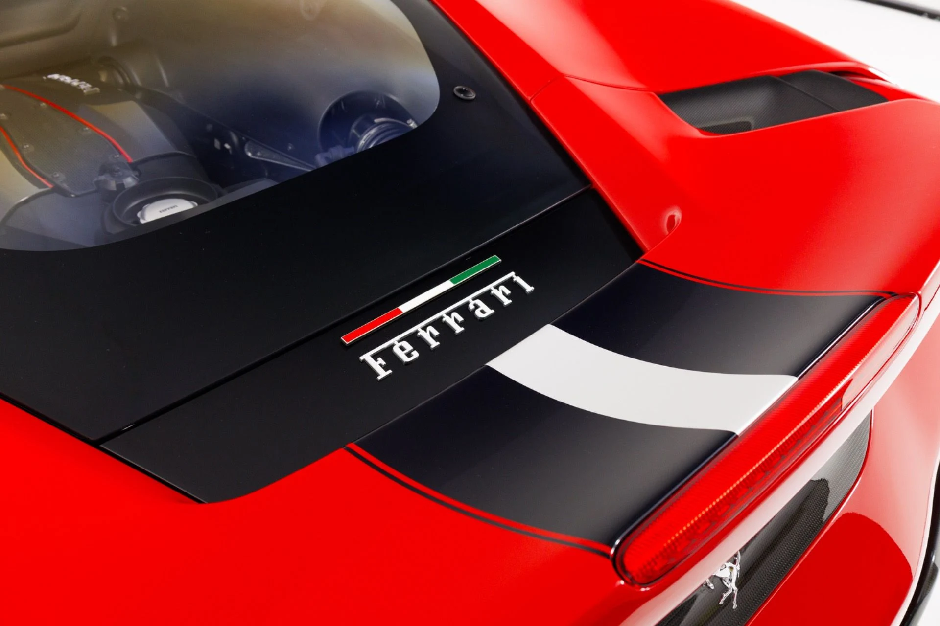 mph076_2307198927_Used_2020_Ferrari_488_Pista_1775511021_6acda42205