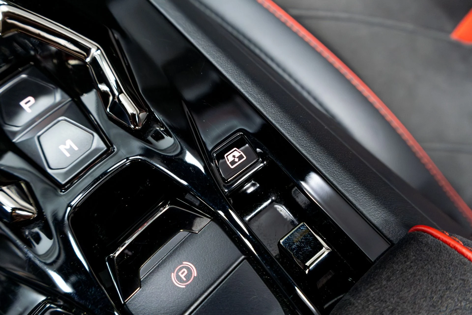 mph076_2344650673_Used_2020_Lamborghini_Huracan_EVO_1774302788_09e00e2f06