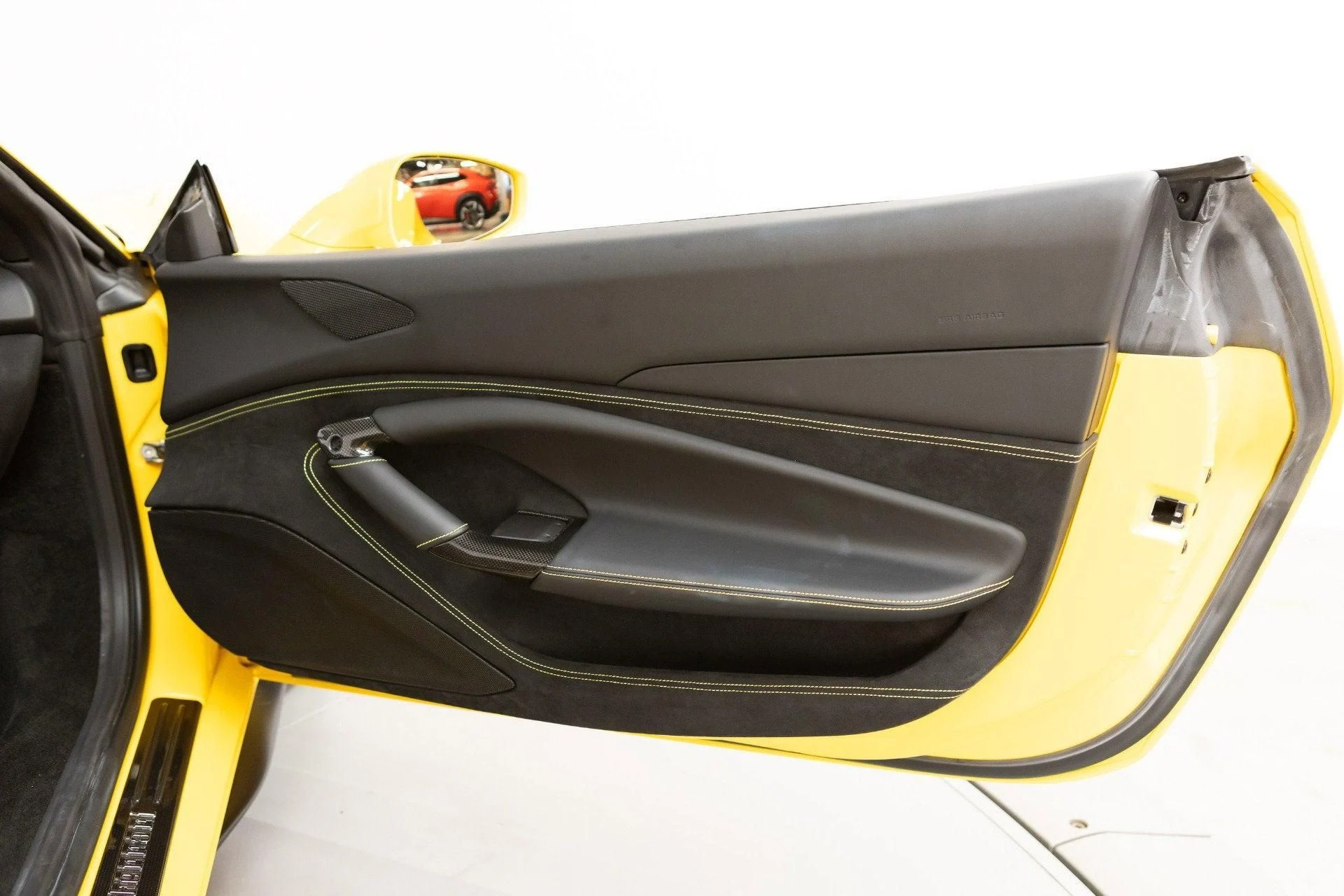 mph076_2410131460_Used_2021_Ferrari_F8_Spider_1778334432_19f1a583af