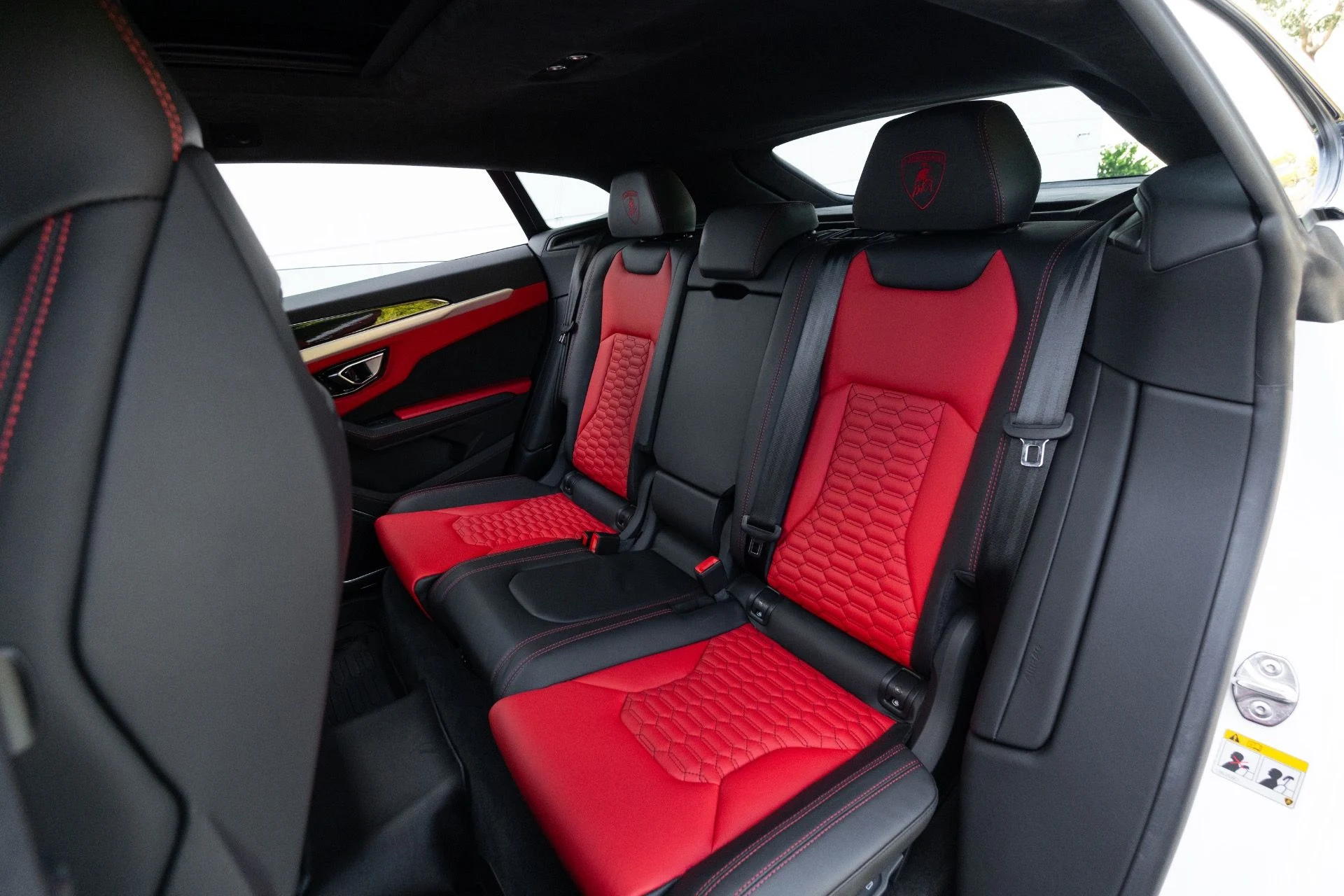 mph076_2420647_Used_2022_Lamborghini_Urus_1778780626_4d5b15489a