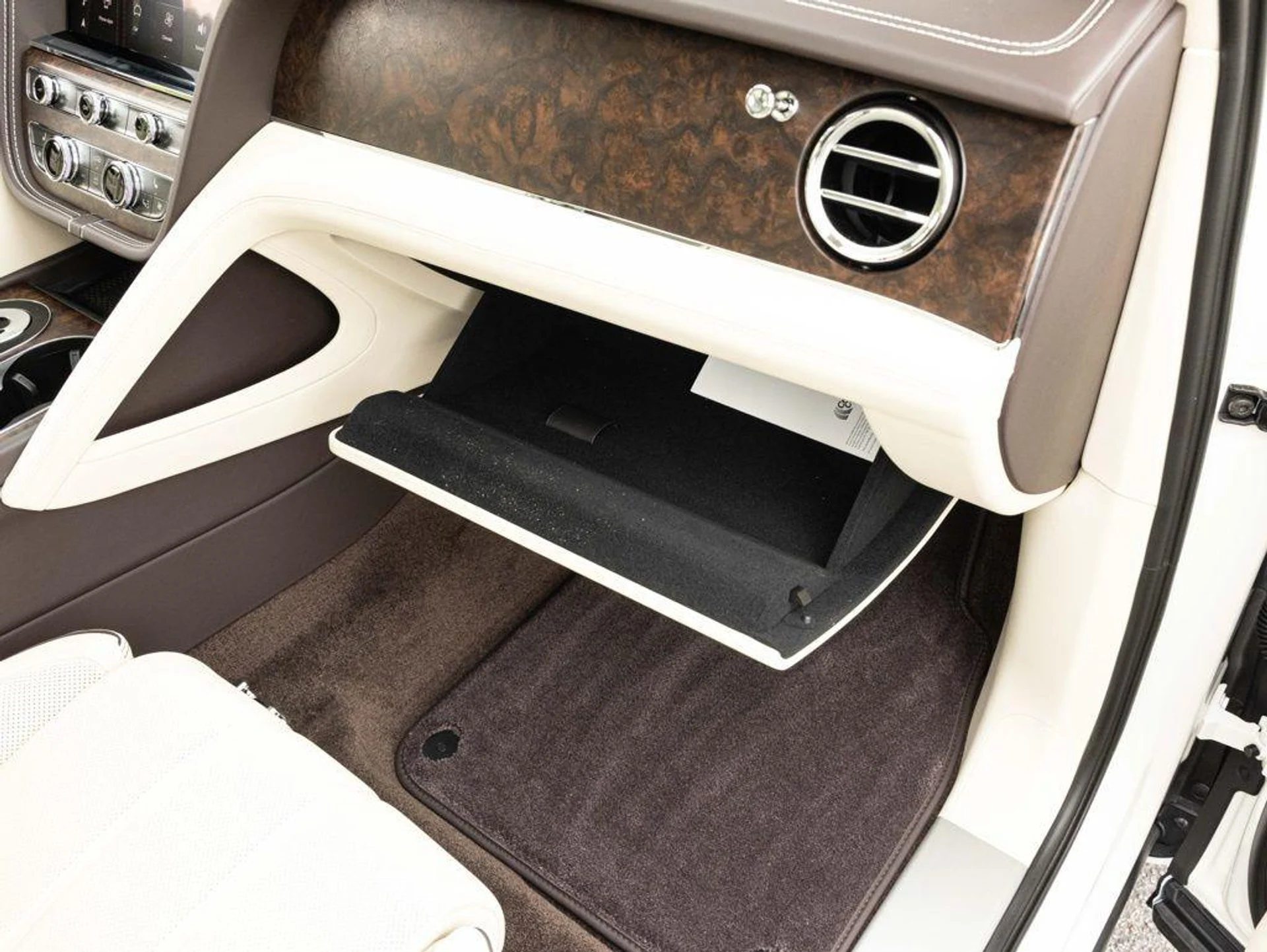 mph076_2434741174_514426018_69ef6f45b42b849f5deca231_8ff87be692