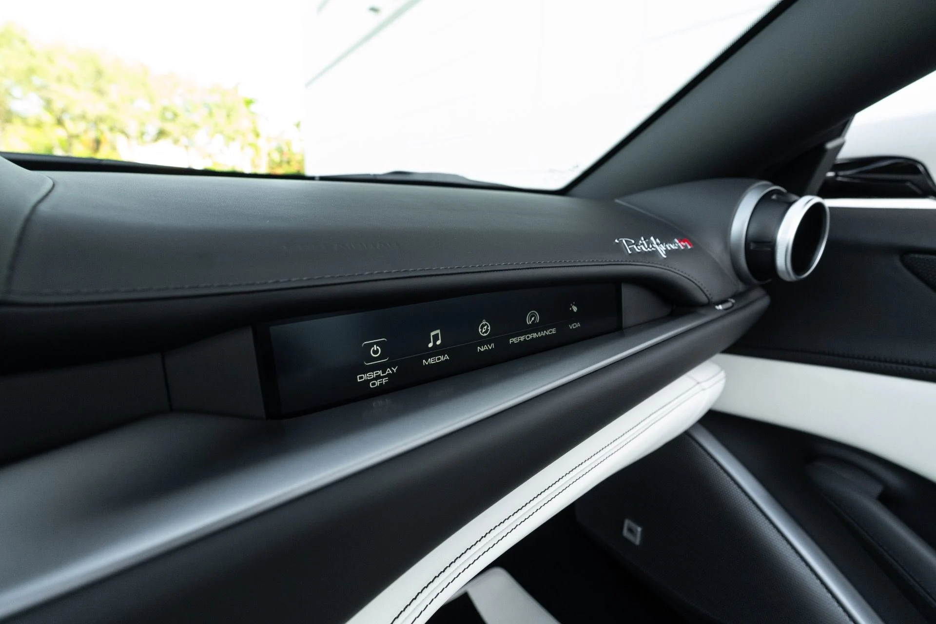 mph076_2442342579_Used_2023_Ferrari_Portofino_M_1766185478_90f2f18447