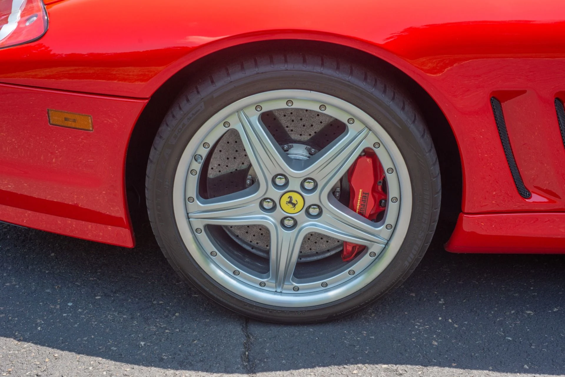 mph076_2512156768_Used_2005_Ferrari_Superamerica_575_M_HGTC_1782836500_5e837e5fbb