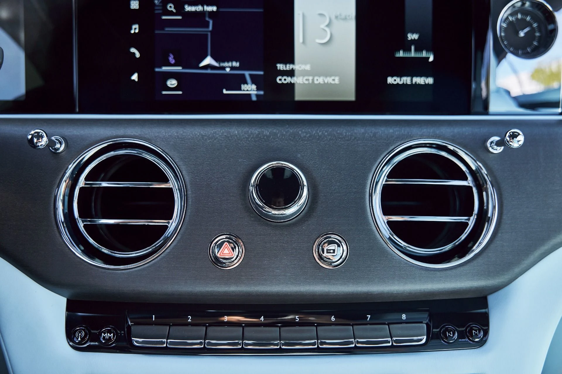 mph076_2516223956_Used_2025_Rolls_Royce_Spectre_Base_1773452600_eae0f5343a