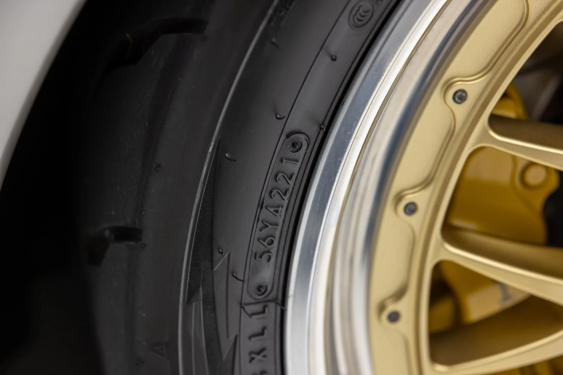 mph076_2681562917_13475_p77_l_8f920552b1