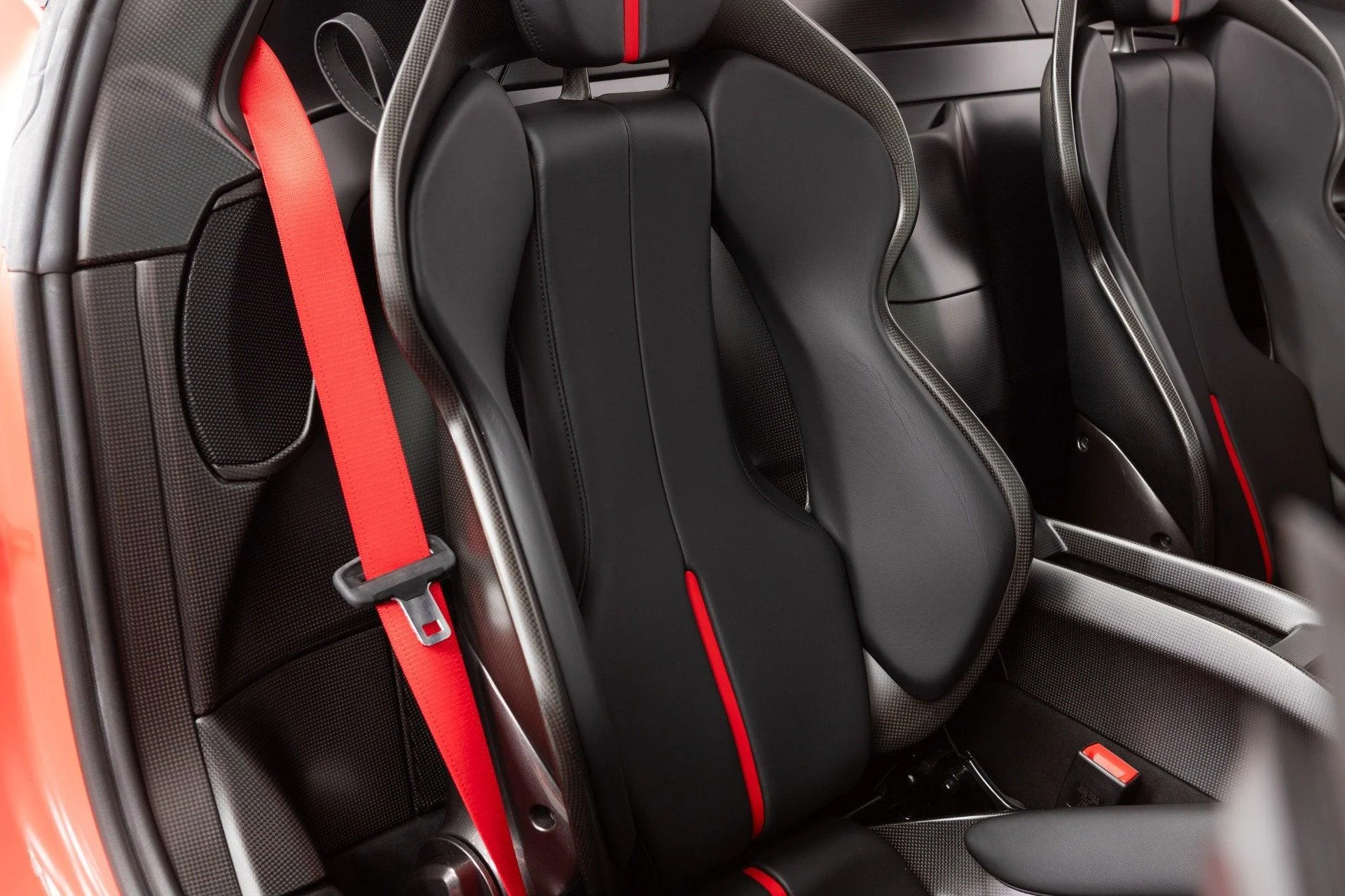 mph076_2683525864_Used_2022_Ferrari_SF_90_Spider_1777367646_b8bfad05bb