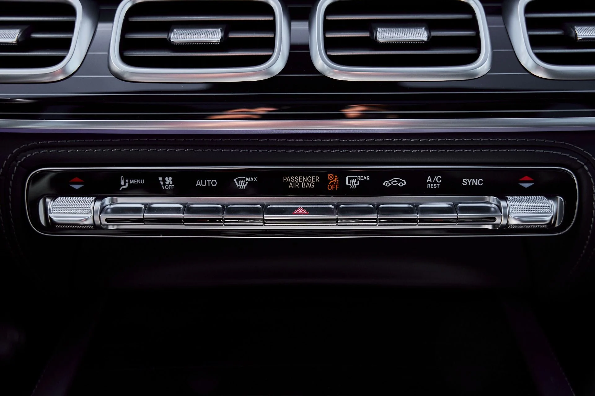 mph076_2729403762_Used_2026_Mercedes_Benz_GLS_Maybach_GLS_600_1776125350_ebdd3241c8