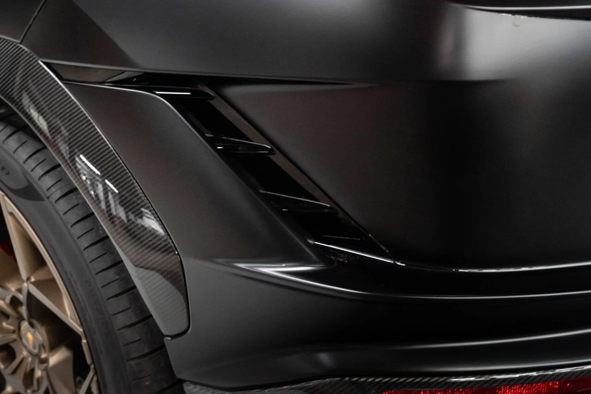 mph076_2770786411_lamborghini_urus_2023_c9ec353328