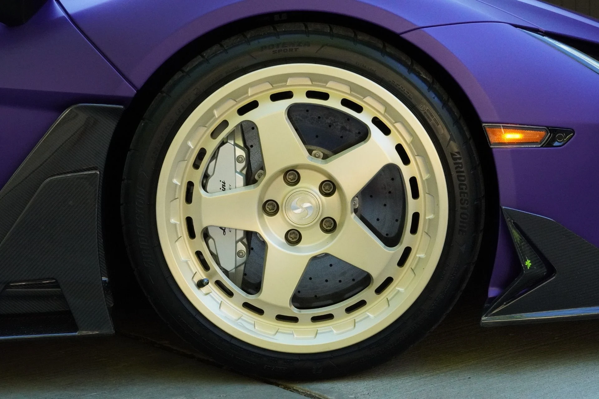 mph076_2836552165_Used_2024_Lamborghini_Revuelto_1781191894_cb8f441768