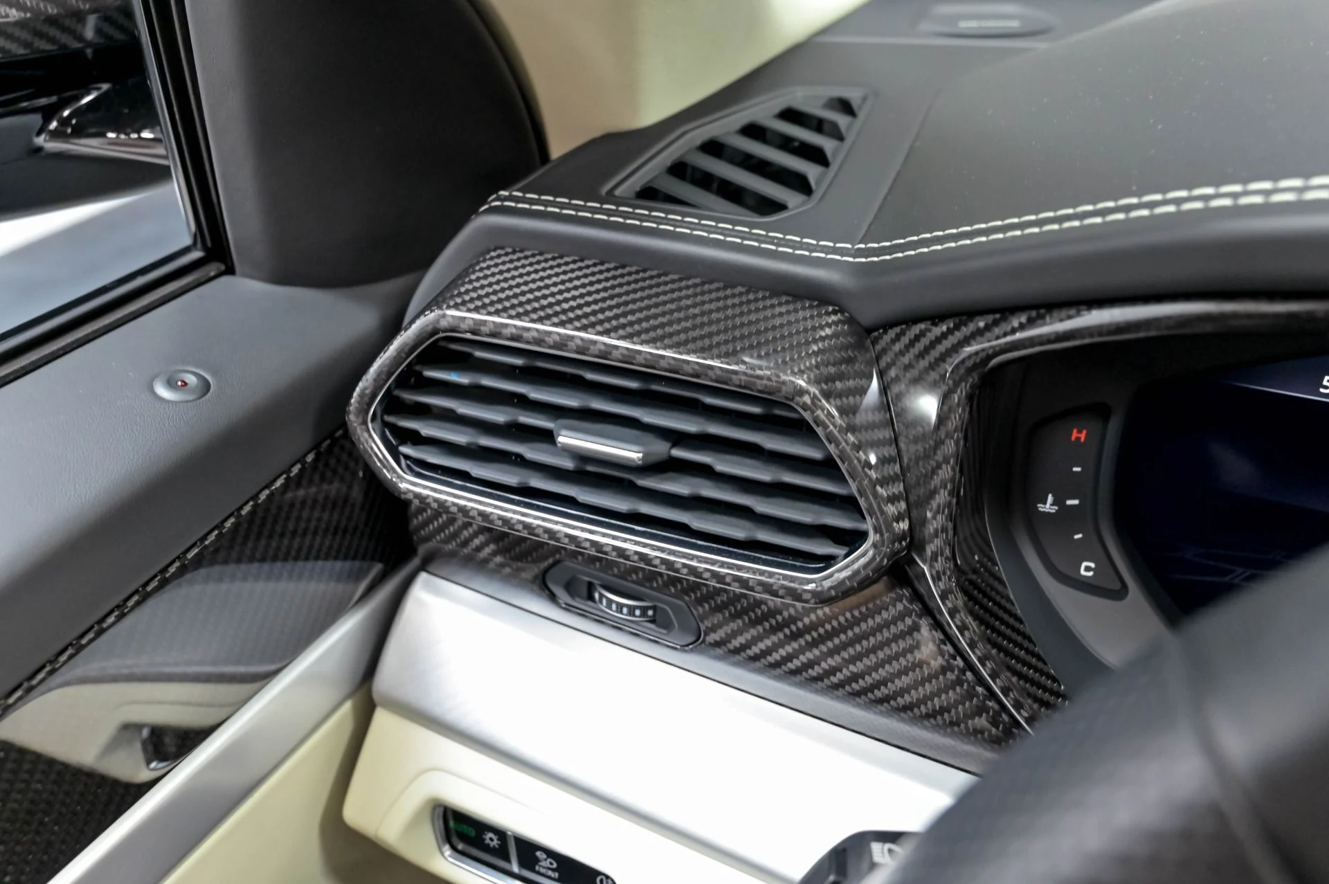 mph076_2844750635_Used_2020_Lamborghini_Urus_1778528583_a69e43a677