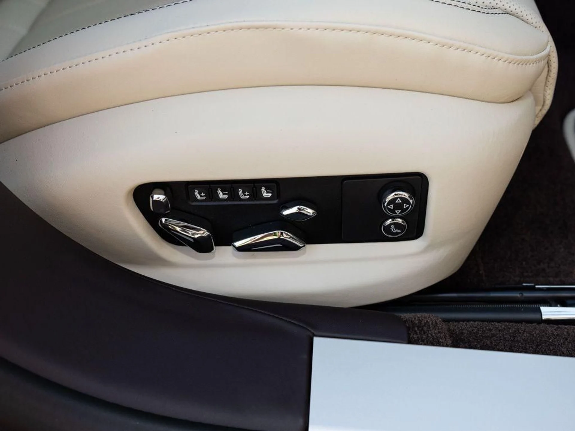 mph076_2869359976_514426019_69ea40f0a250cd82d00a246c_1d3251d72e