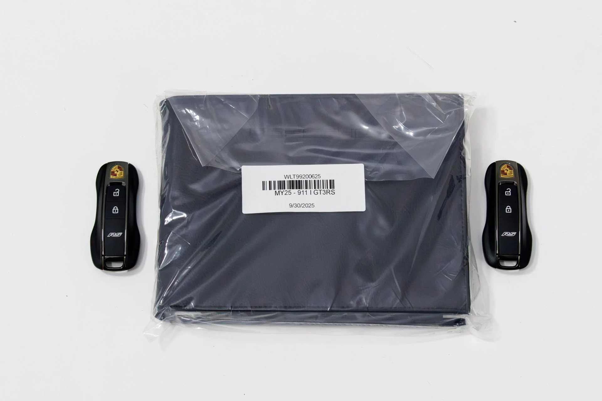 mph076_2922618205_Used_2025_Porsche_911_GT_3_RS_1767383474_0243c3dd76