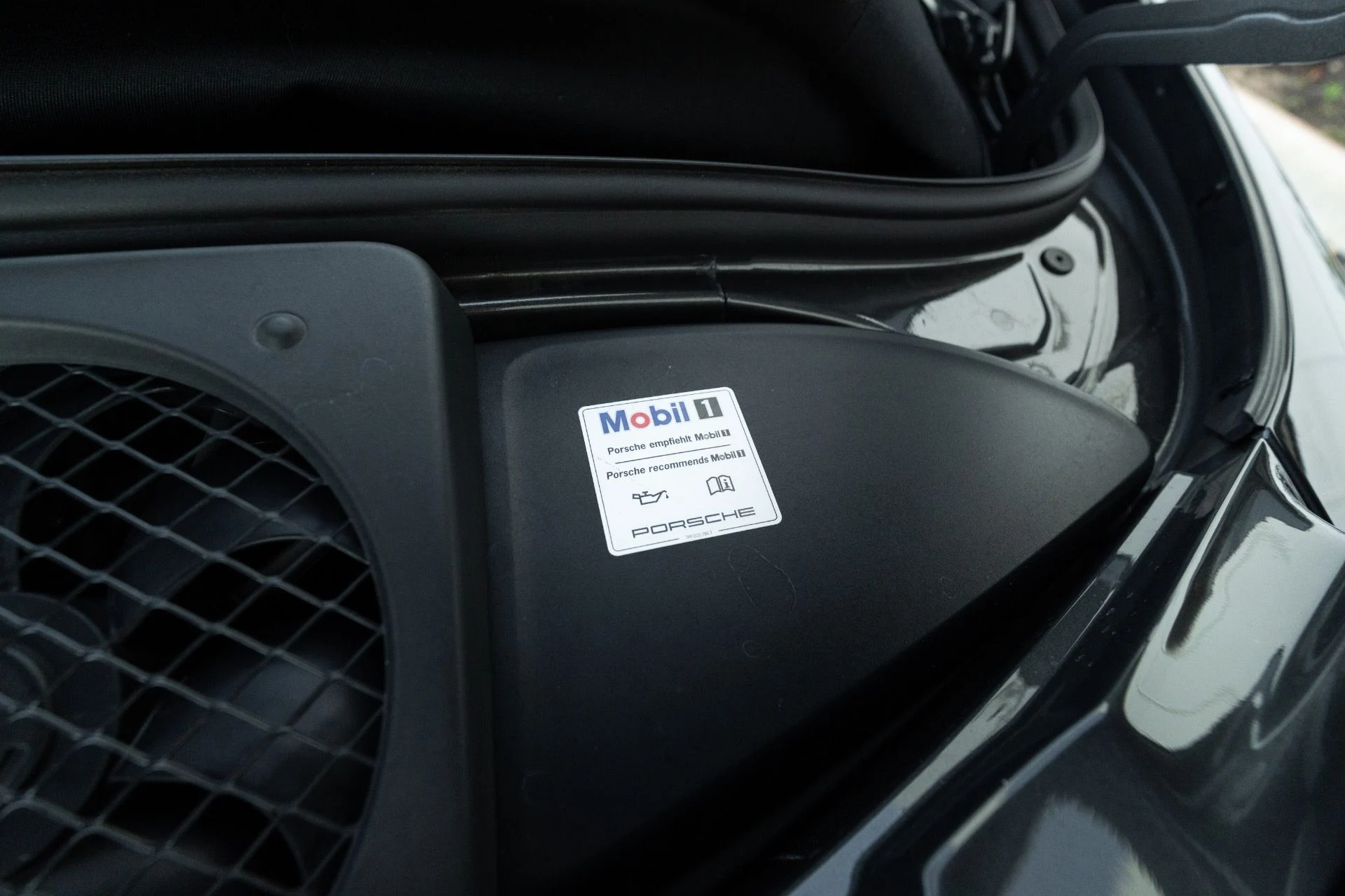 mph076_2959150388_Used_2019_Porsche_911_Turbo_S_1766778237_e9b7f2ff2c