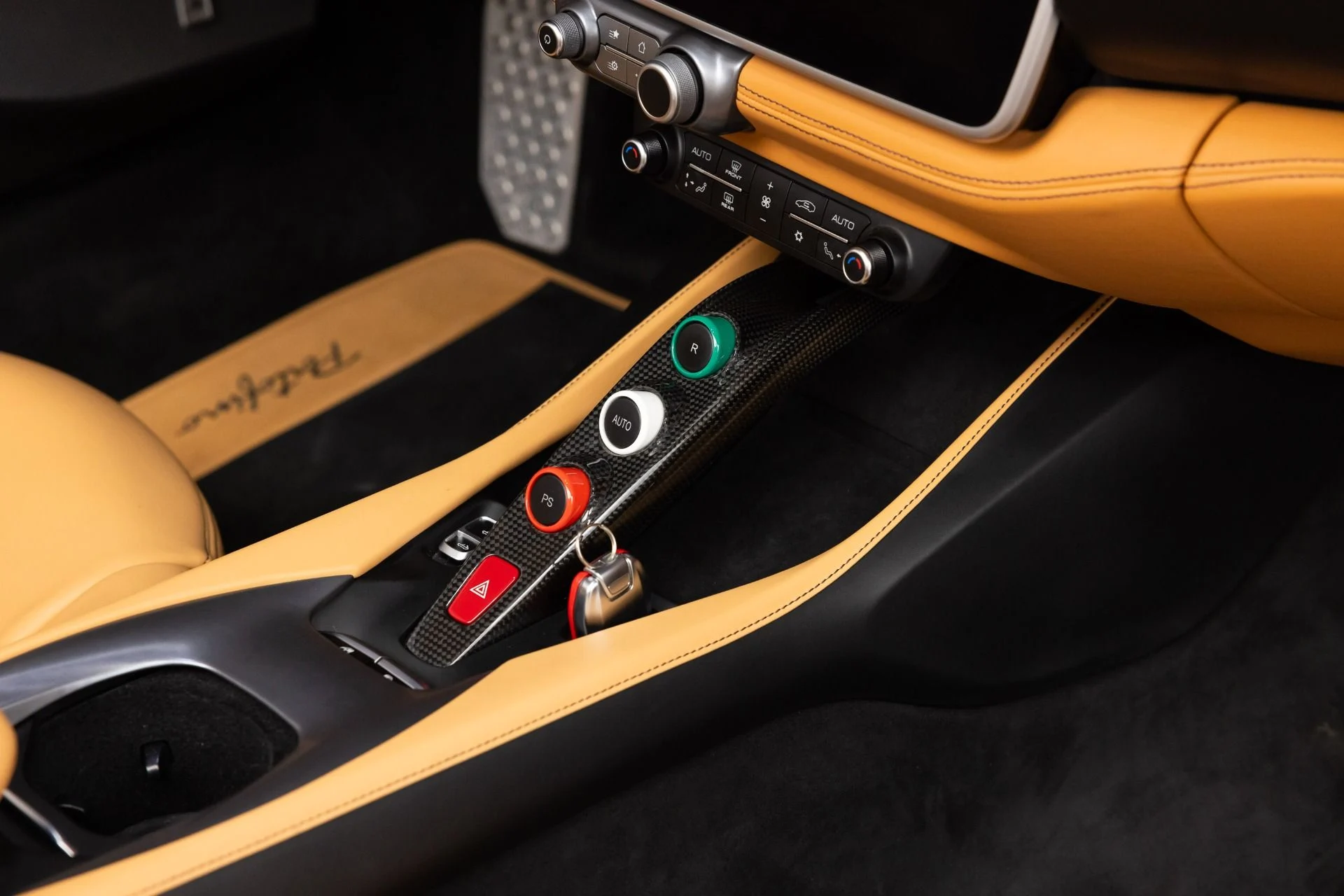 mph076_3034904935_Used_2019_Ferrari_Portofino_1784318320_a2b39d2c18