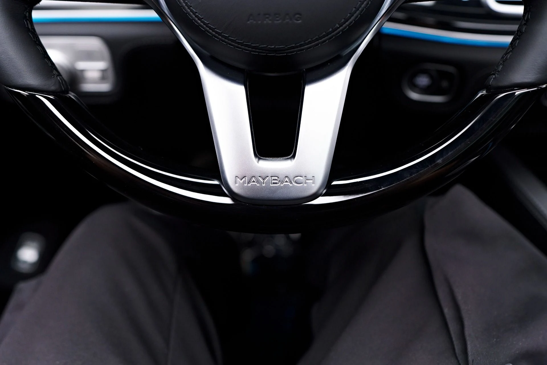 mph076_304932035_Used_2023_Mercedes_Benz_GLS_Maybach_GLS_600_1762799282_89c1269024