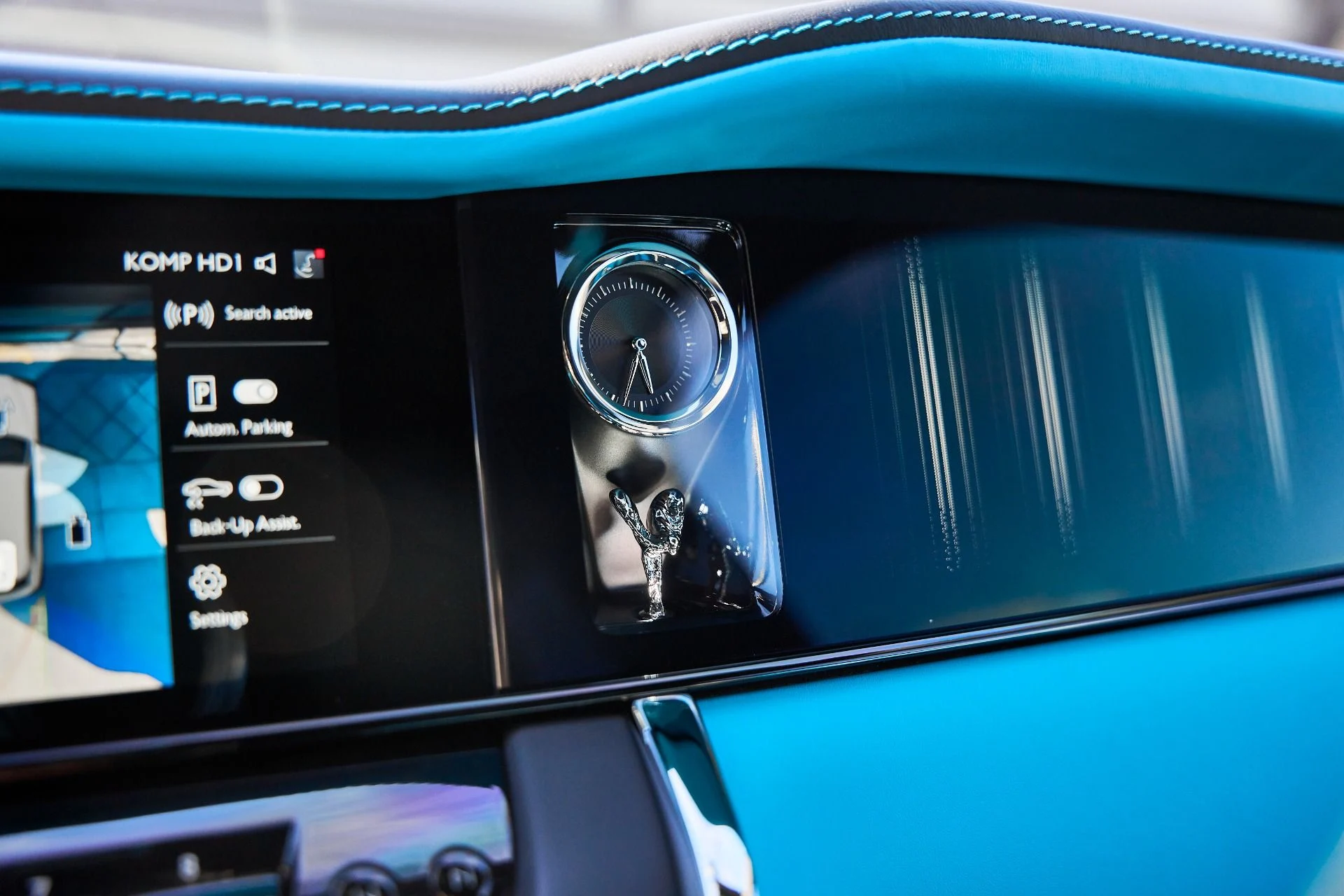 mph076_3101587671_Used_2025_Rolls_Royce_Cullinan_Base_1767668977_323b9d9de1