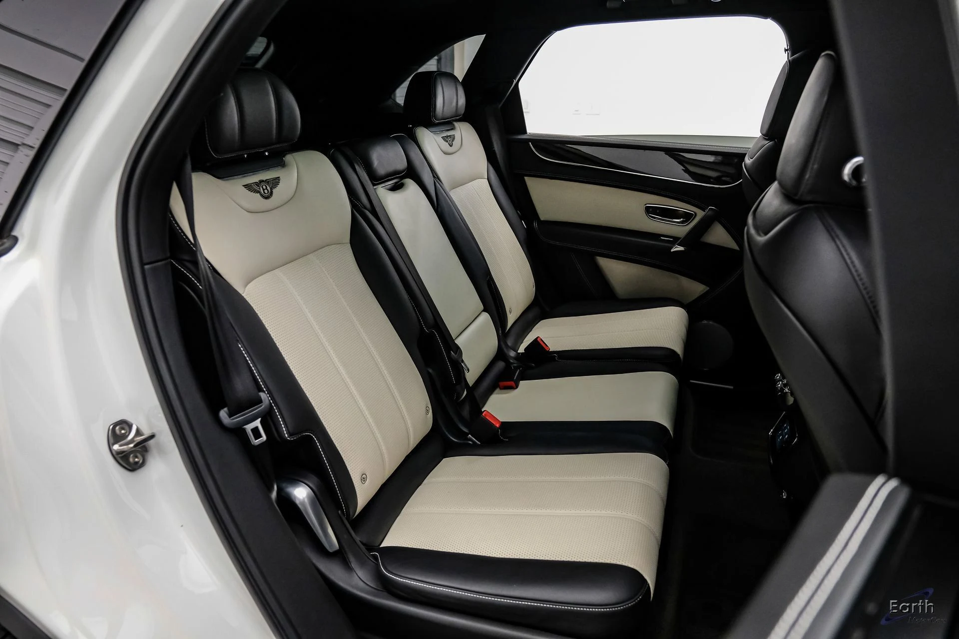 mph076_3159148612_09a773a65970e347b2292d7da772057cx_64cc368657