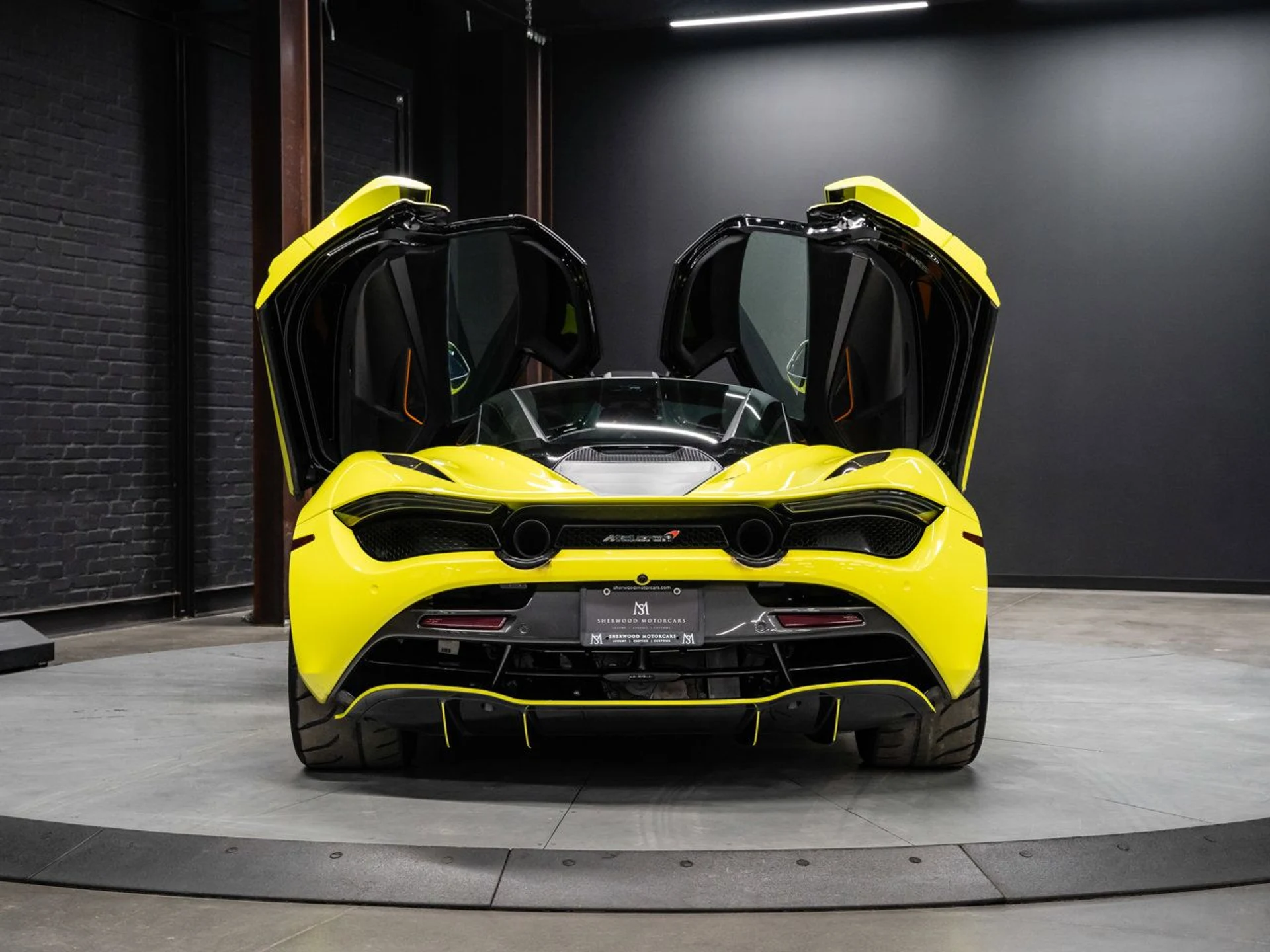 mph076_3228583054_mclaren_720s_2018_1539aeda86