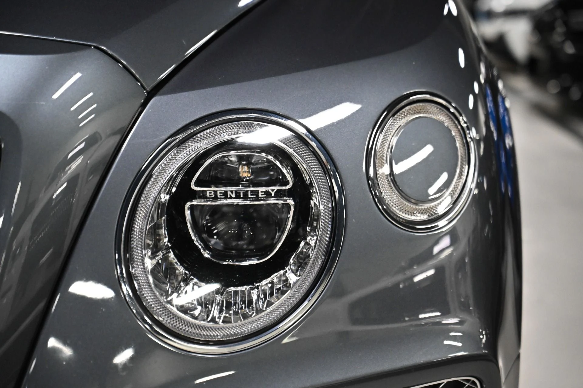 mph076_3252387700_Used_2018_Bentley_Bentayga_Mulliner_1757711699_e12593d293