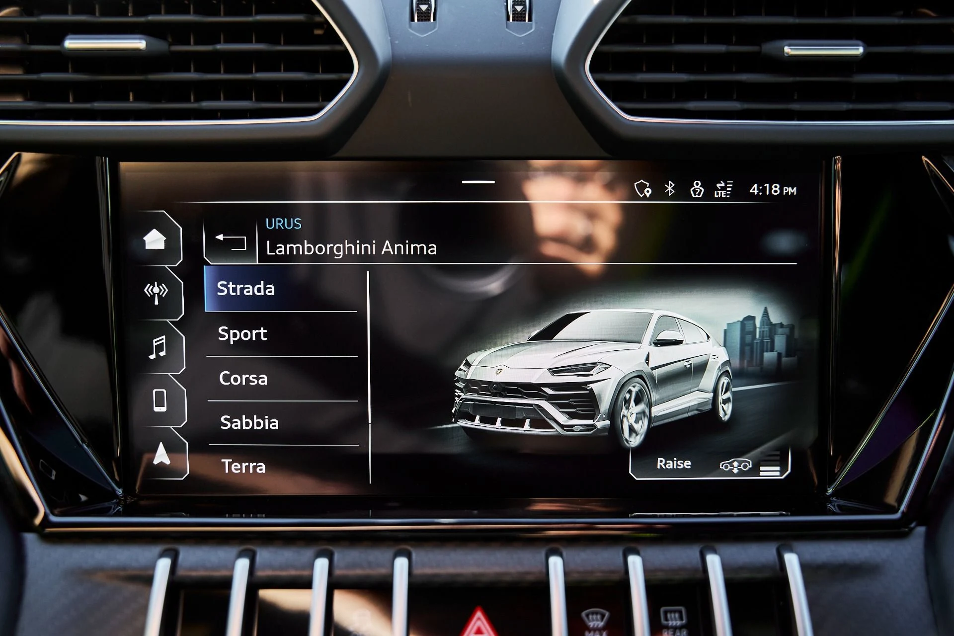 mph076_3286468220_Used_2022_Lamborghini_Urus_1774548714_84ec0802ea