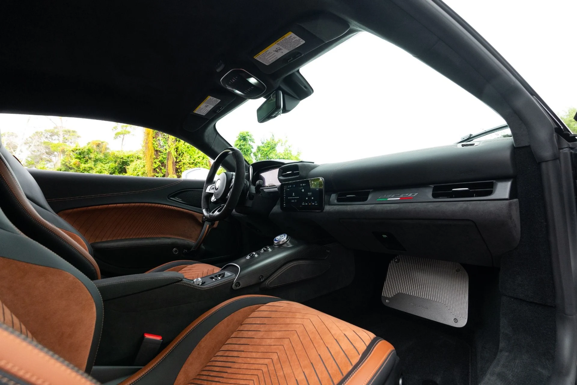 mph076_3417711959_Used_2022_Maserati_MC_20_1777083905_99c49d1722