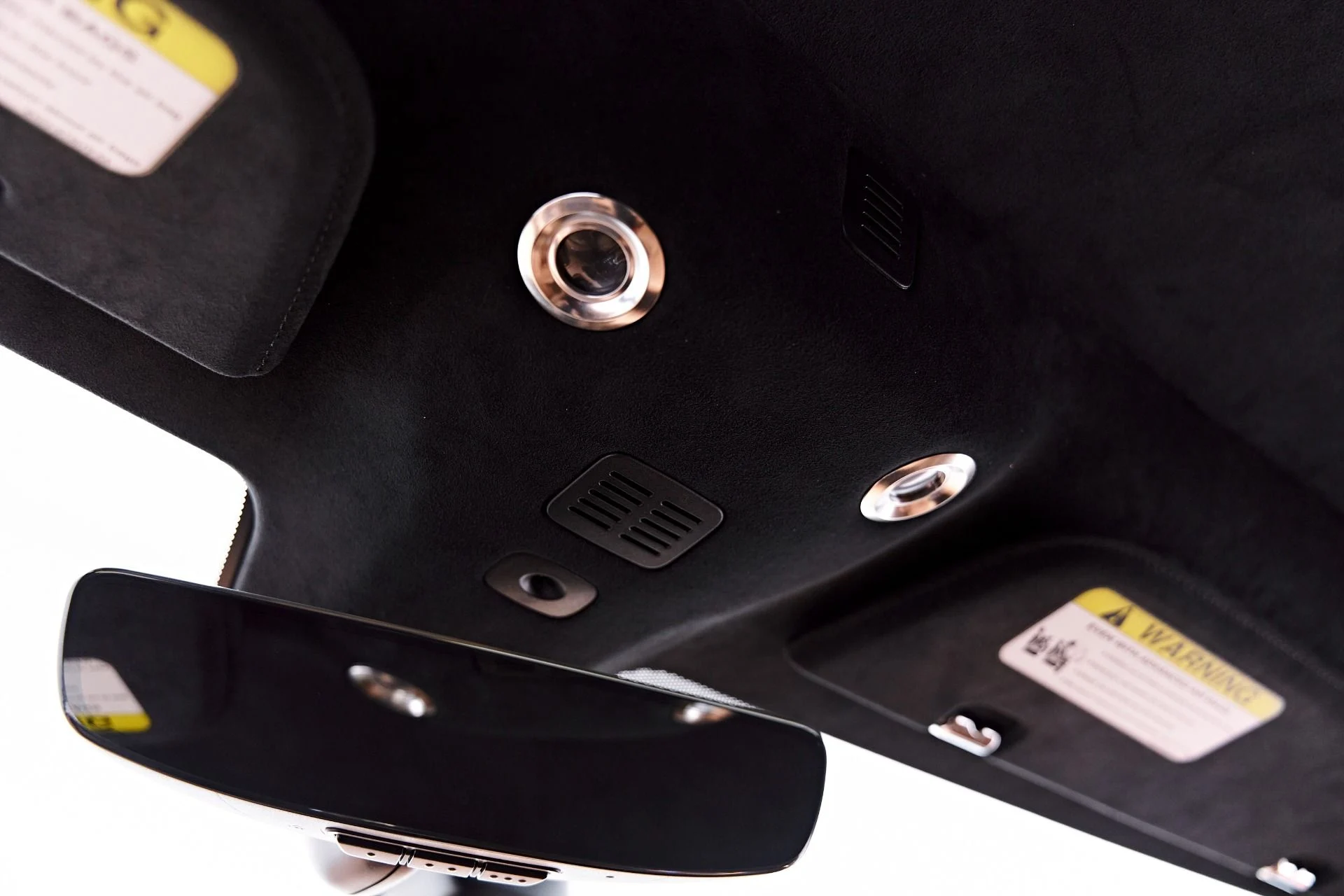 mph076_3564202698_Used_2020_Aston_Martin_Vantage_Base_1777504363_d2e8052b1b