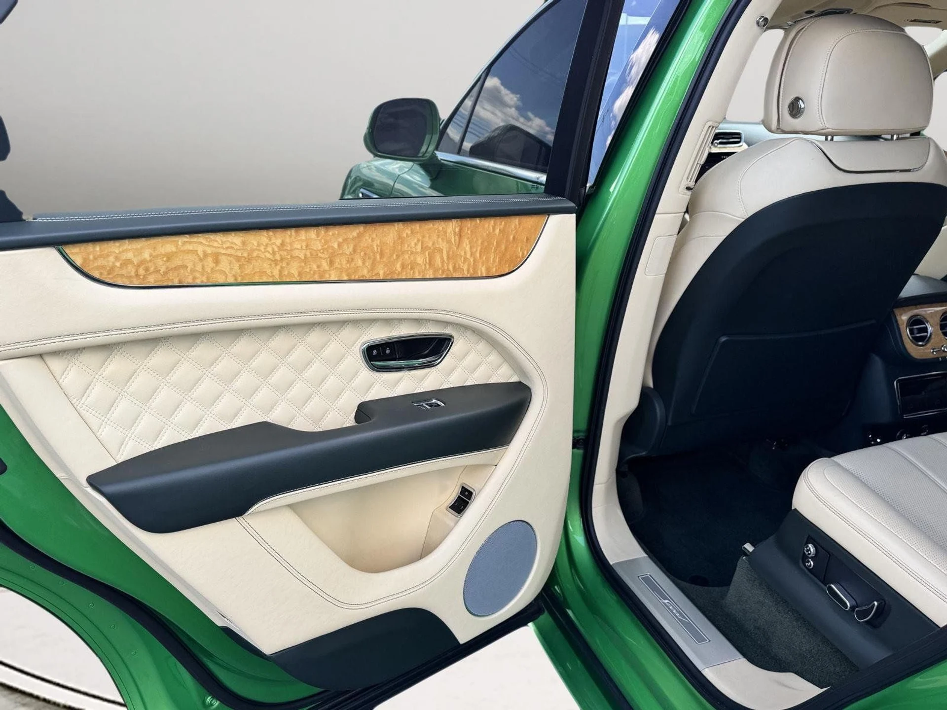 mph076_3643211146_e0120b86fc7e7377e9516474acc72d2e_080f23ba3b