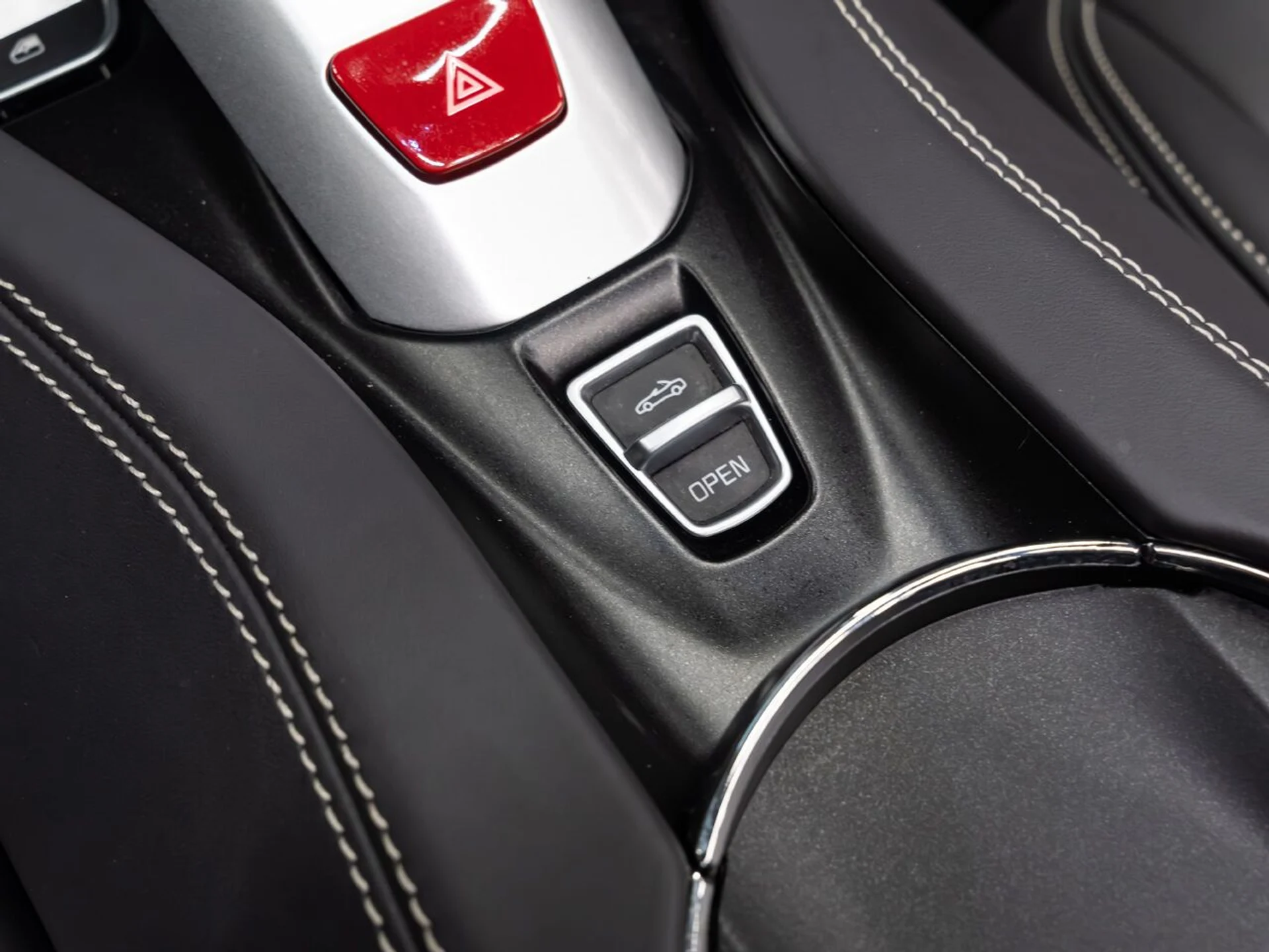 mph076_3653995959_ferrari_california_2015_19331a5c44