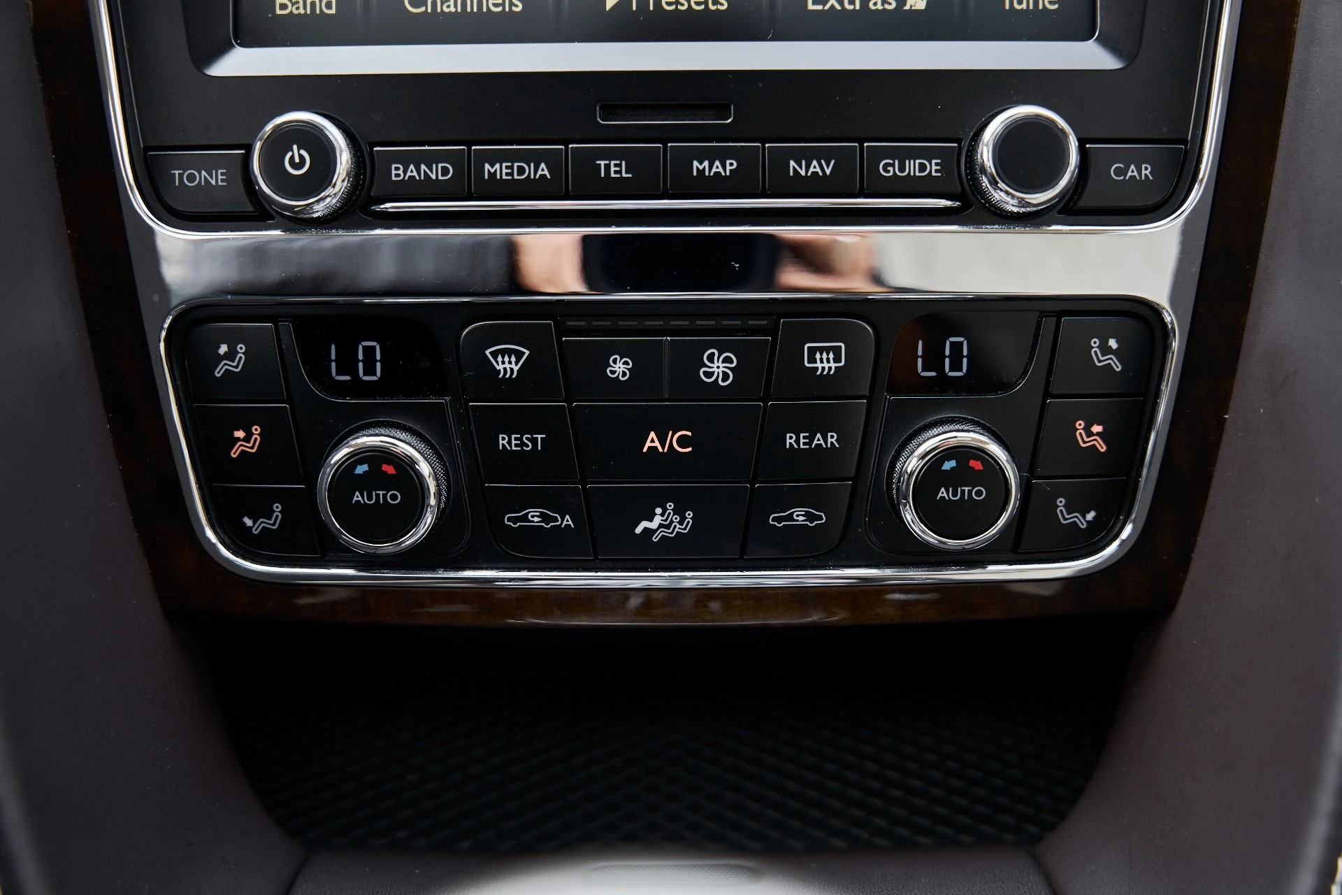 mph076_3658796244_Used_2015_Bentley_Flying_Spur_V8_1769278448_2b7aba8f26