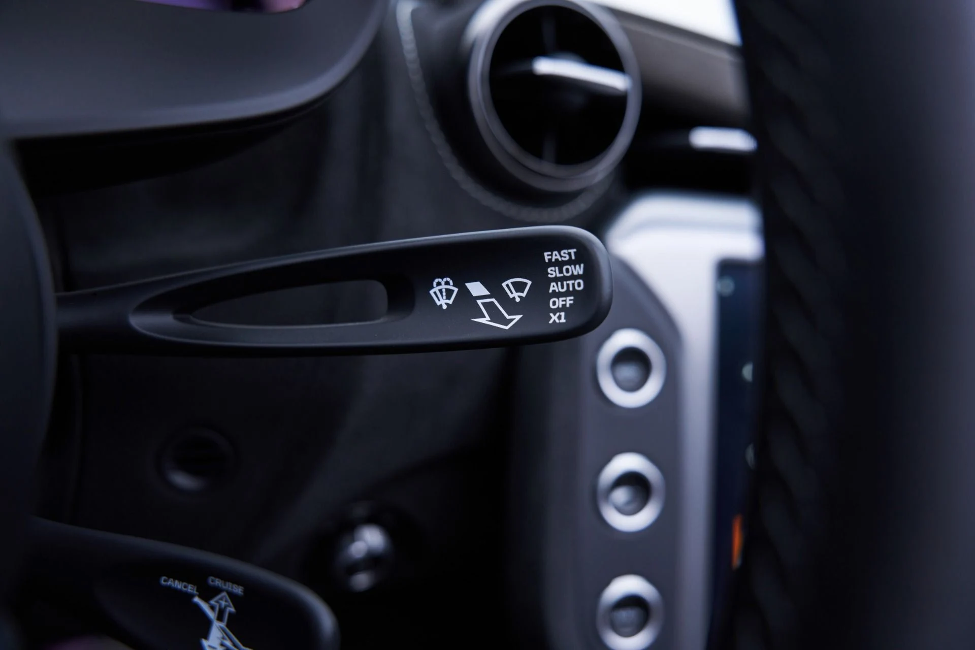 mph076_3674768230_Used_2024_Mc_Laren_750_S_1793147364_dd11dae2dd