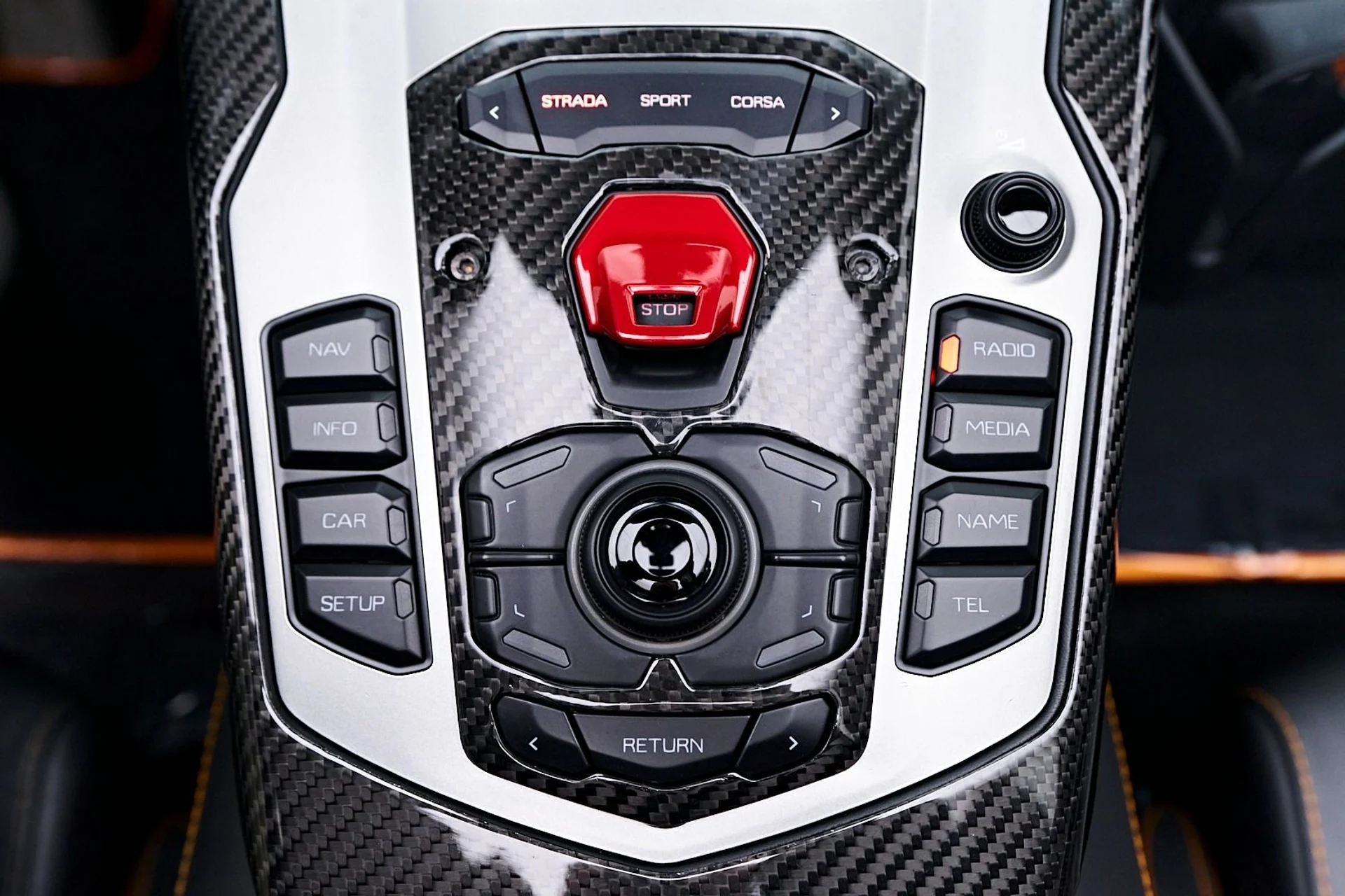 mph076_3686975165_Used_2017_Lamborghini_Aventador_1745956404_1b484608a7