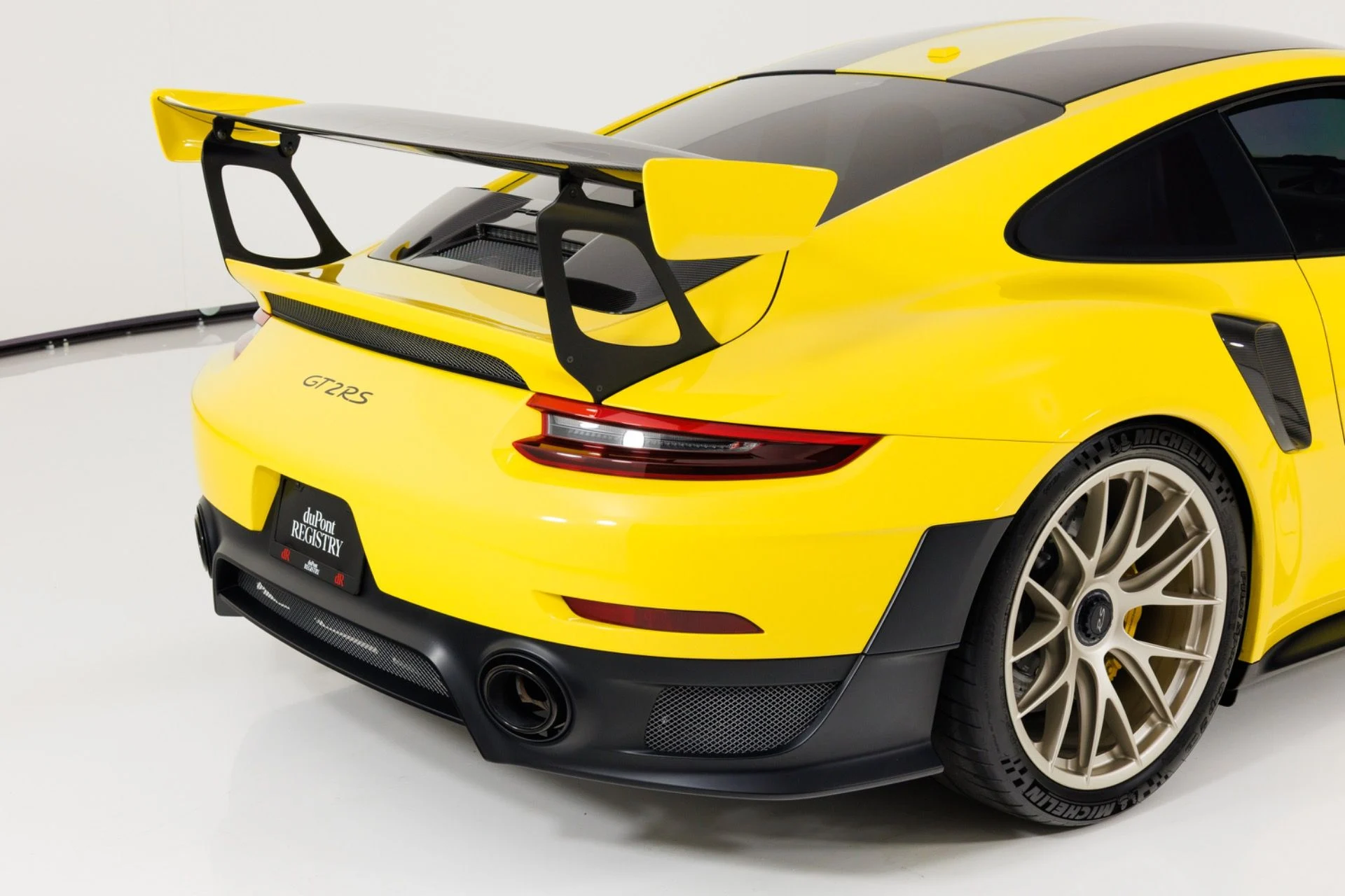 mph076_372781745_Used_2018_Porsche_911_GT_2_RS_1787778699_8588a047a4