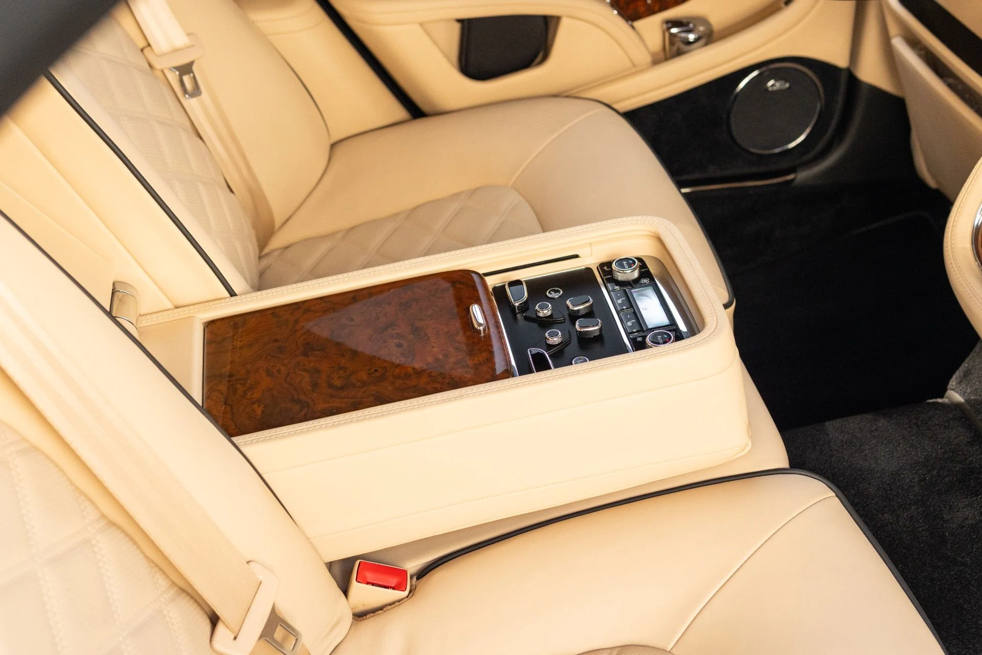 mph076_3833027468_Used_2014_Bentley_Mulsanne_1774576298_5706d42b7f