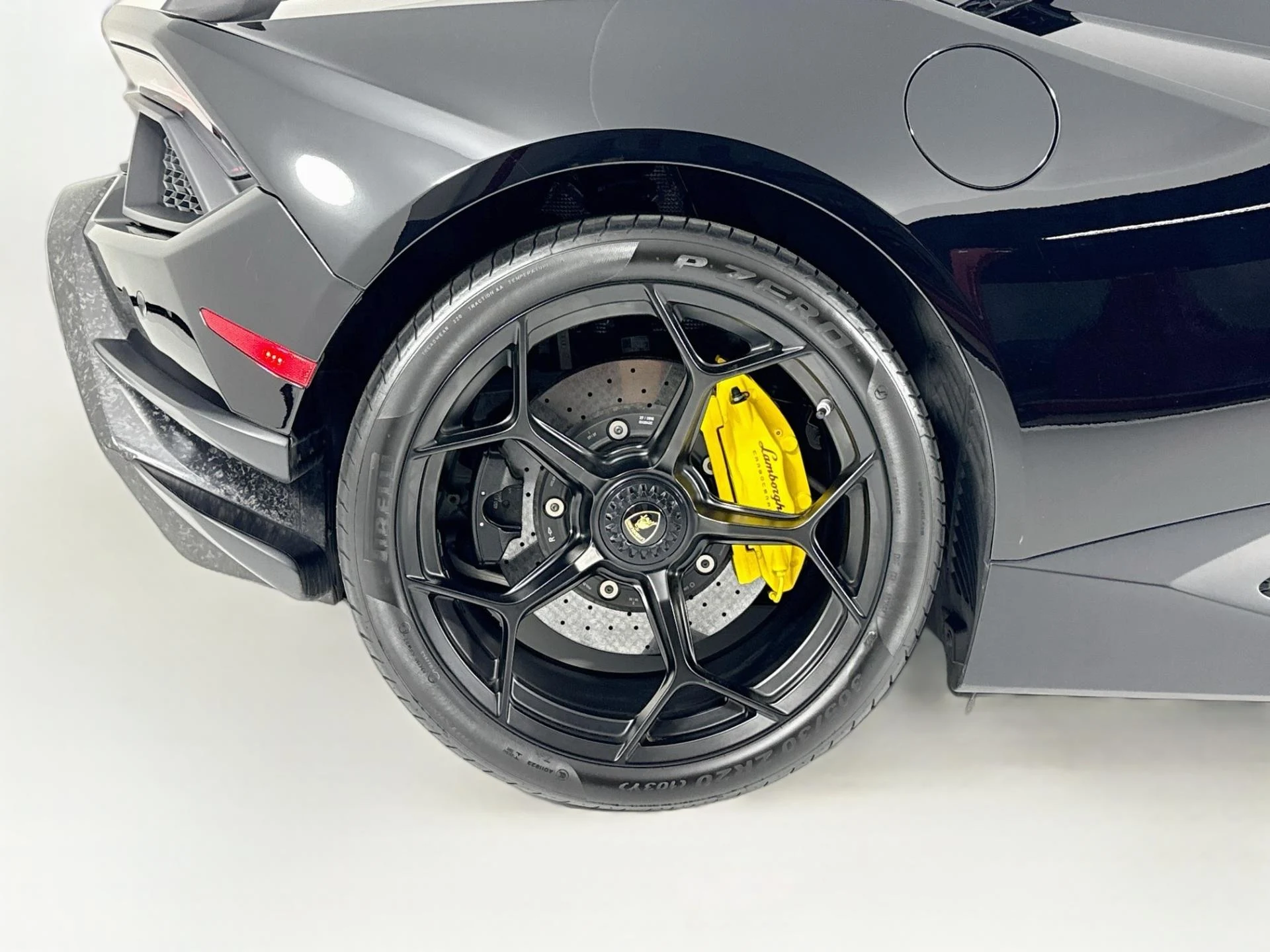 mph076_3877374311_Used_2019_Lamborghini_Huracan_Performante_Spyder_1793134392_a58a10821a