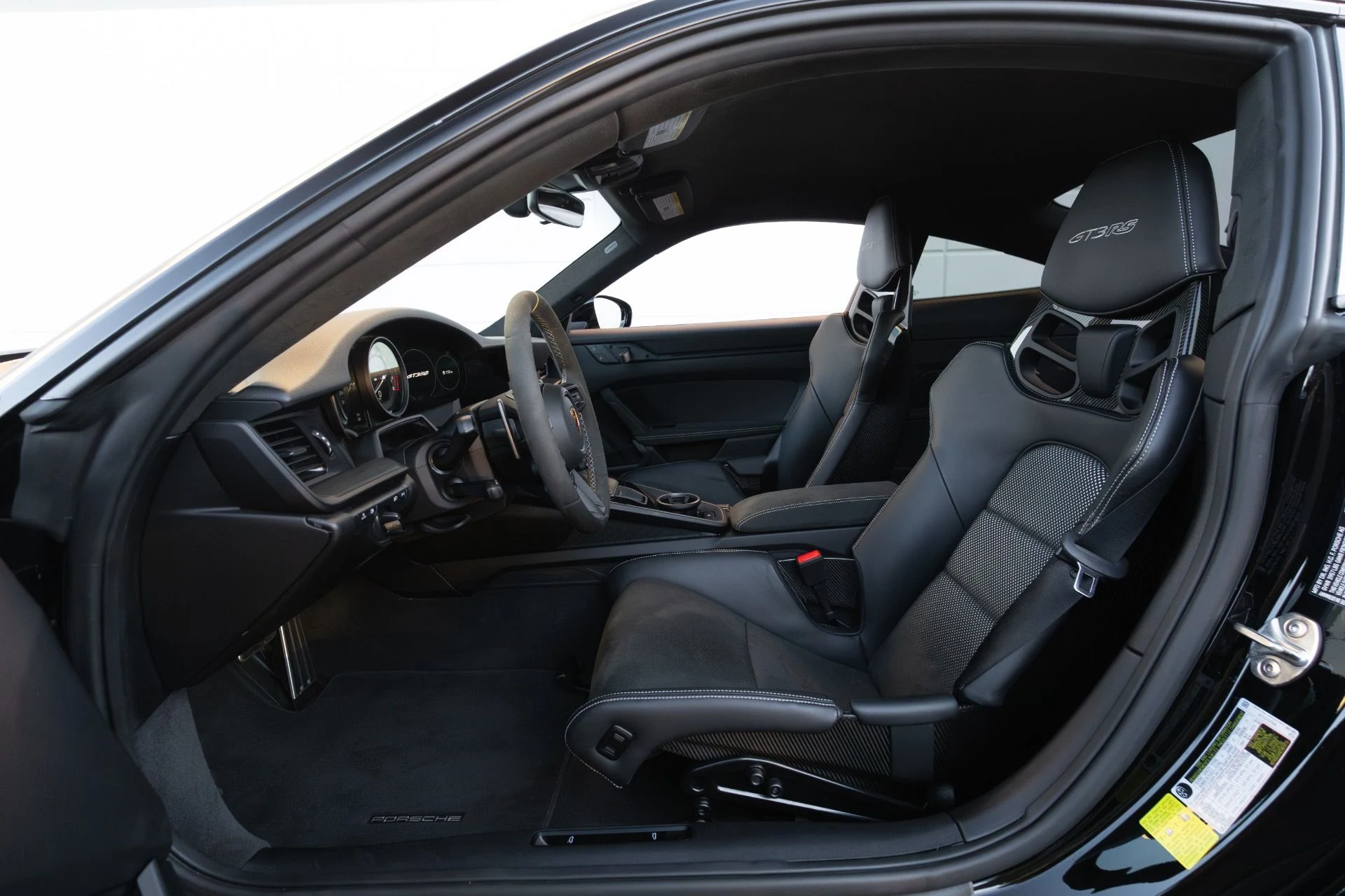 mph076_3992135011_Used_2025_Porsche_911_GT_3_RS_1770101342_baa9b7bf6b