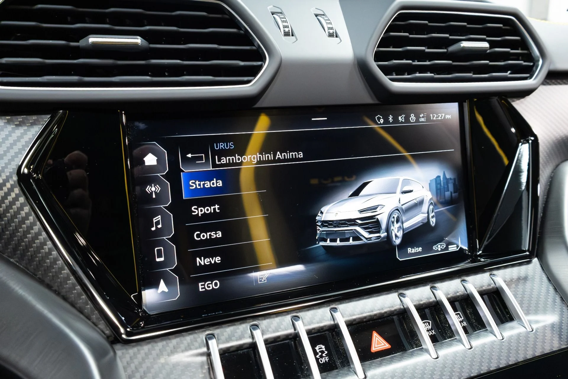 mph076_4109796559_Used_2022_Lamborghini_Urus_Graphite_Capsule_1775757245_c18d6d65a3