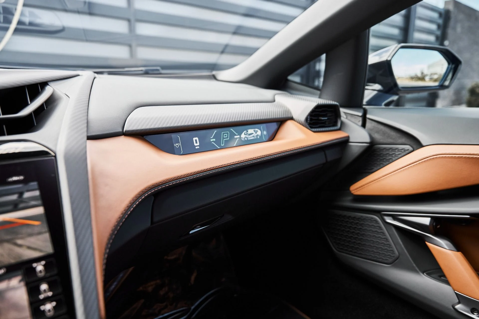 mph076_4121842885_Used_2025_Lamborghini_Revuelto_Base_1777078207_52ef36a21a