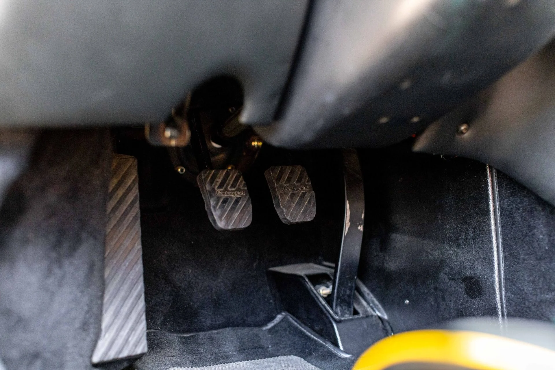 mph076_4167675215_Used_2001_Lamborghini_Diablo_VT_IMMACULATE_CONDITION_W_EXTENSIVE_CARBON_19_K_SERVICE_PERFORMED_1659125255_4cfa96f7d6