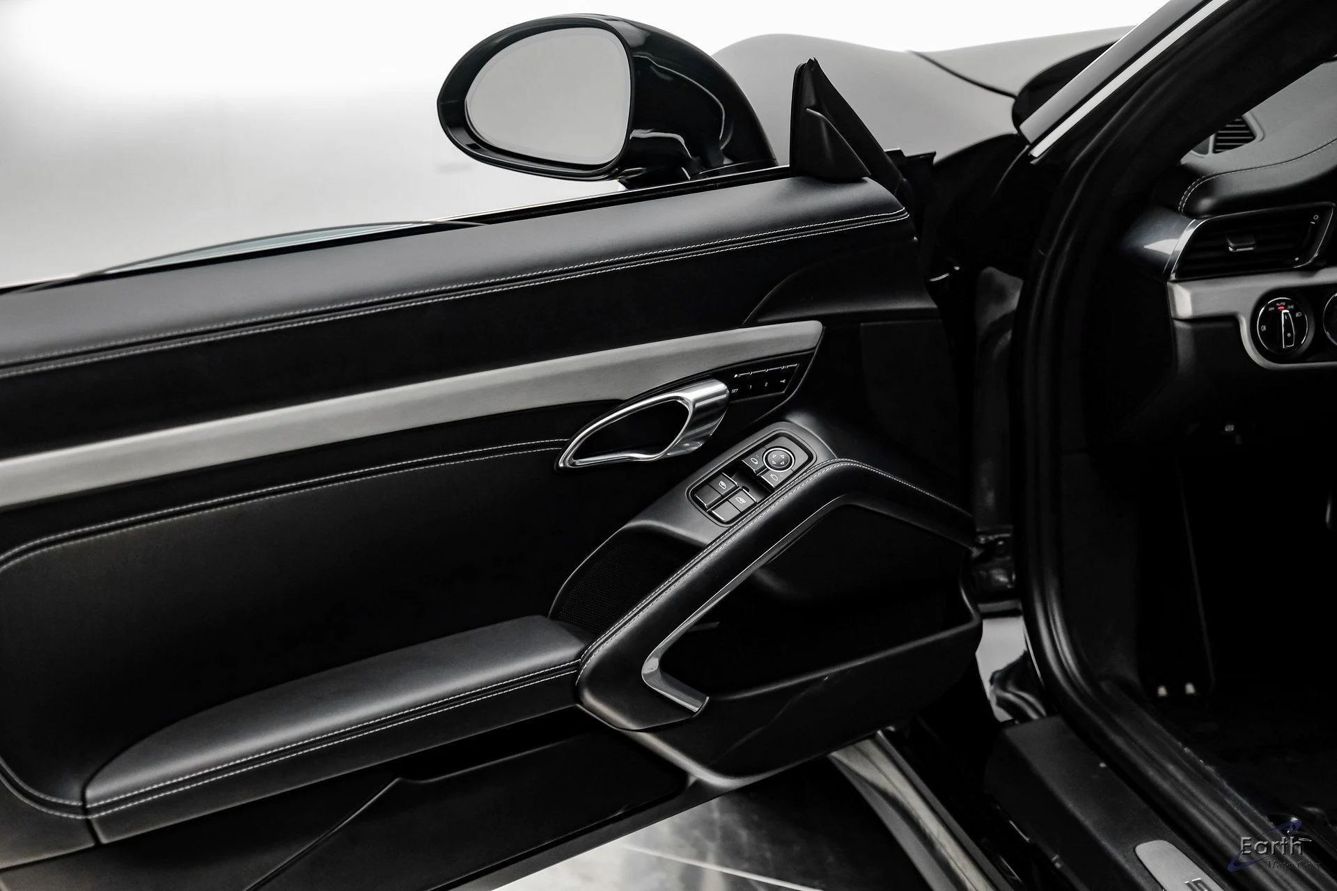 mph076_438047342_944abe5d6ff95f8ab79a0aa122ccaf99x_52aaa5bf09